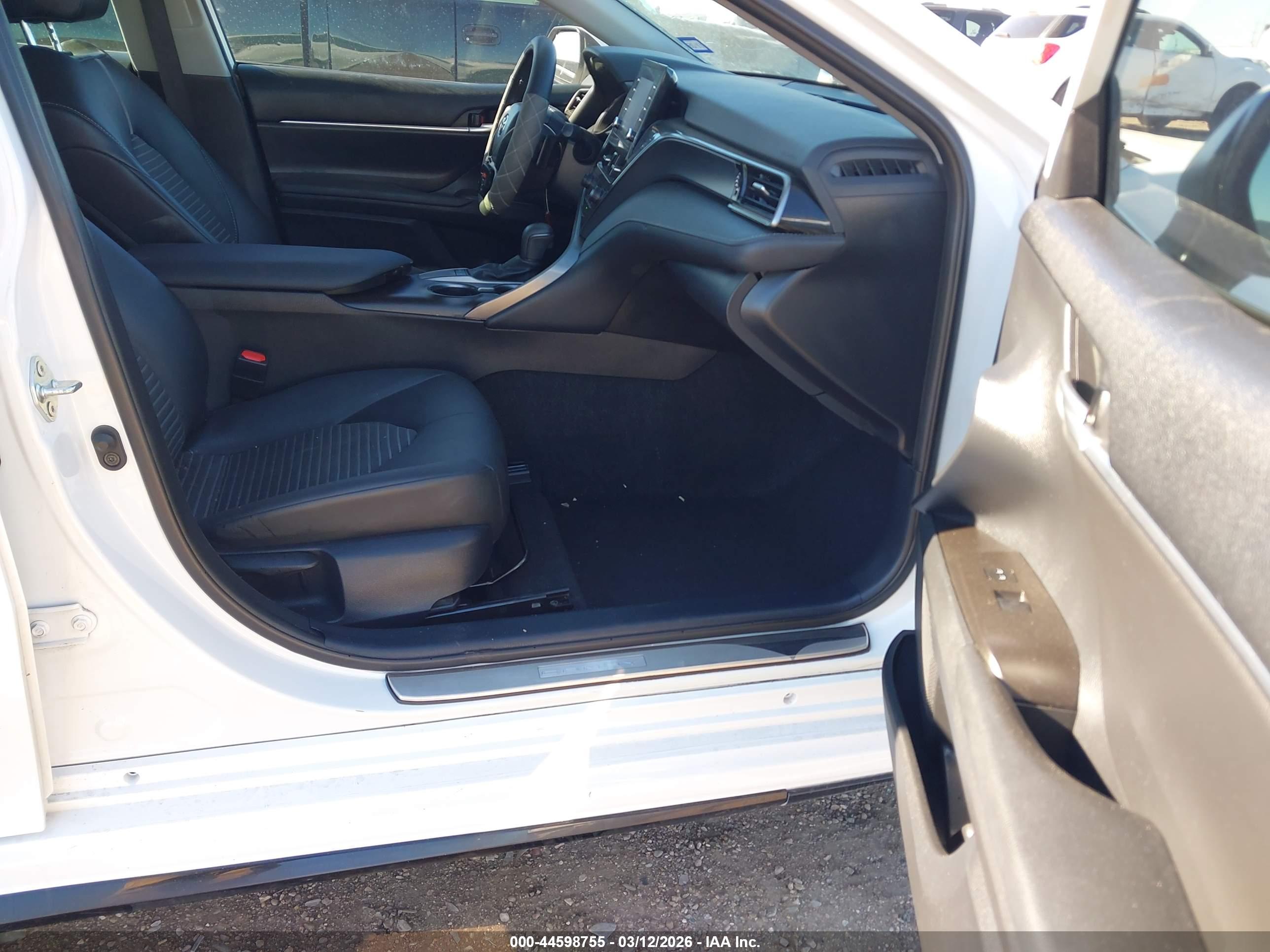 TOYOTA CAMRY image 5
