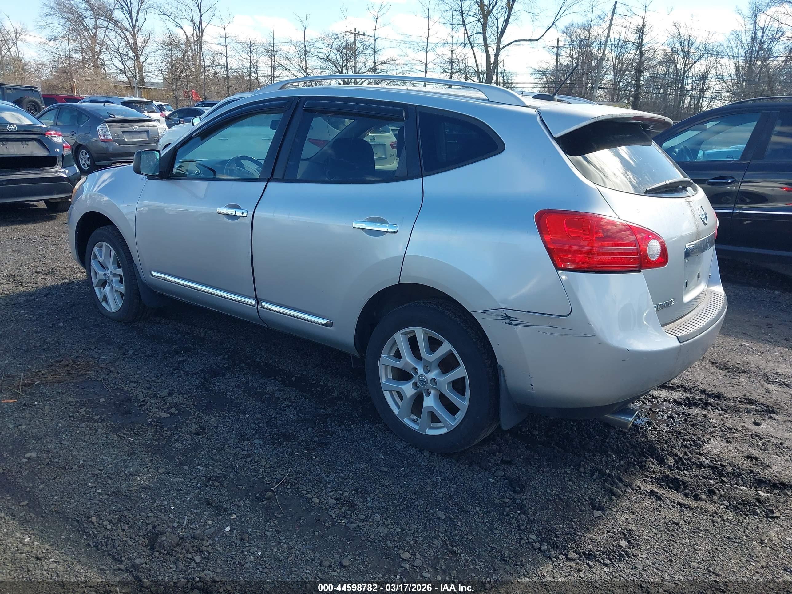 NISSAN ROGUE image 3