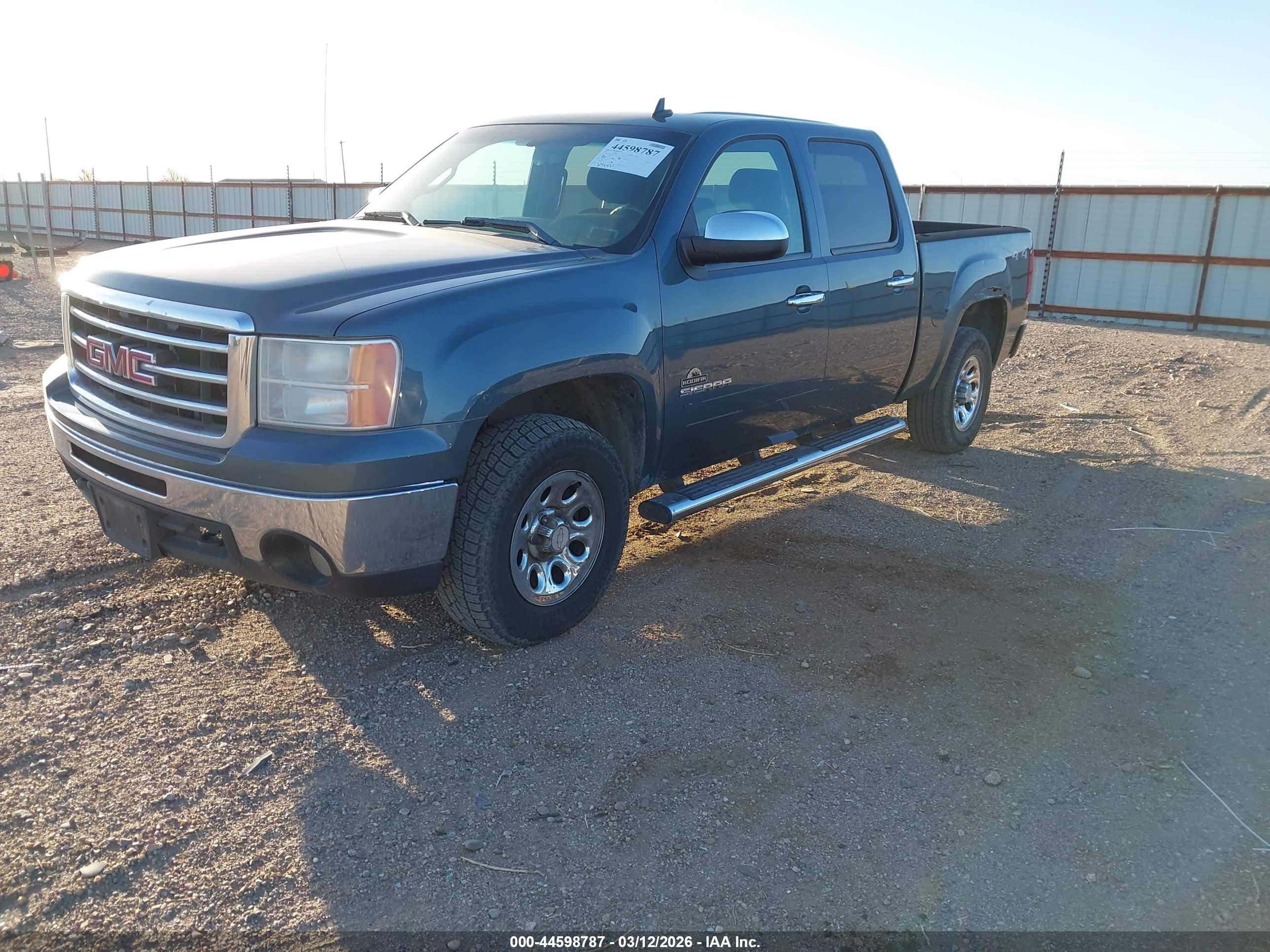 GMC SIERRA image 2