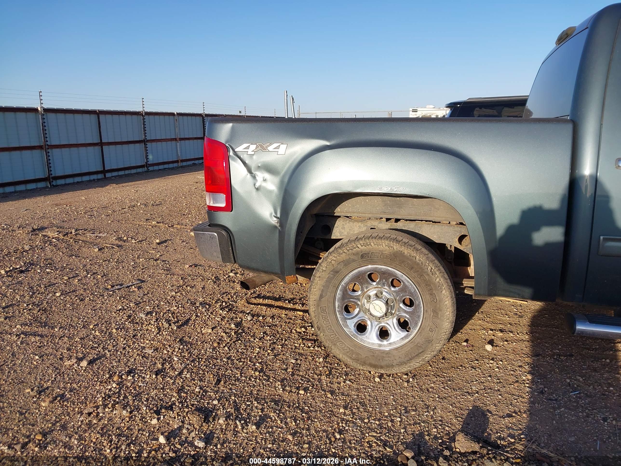 GMC SIERRA image 6