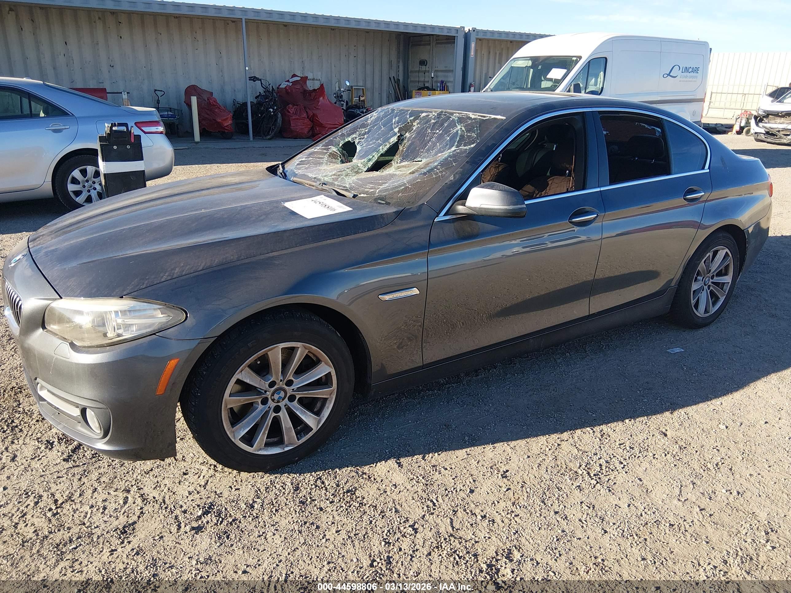 BMW 528I image 2