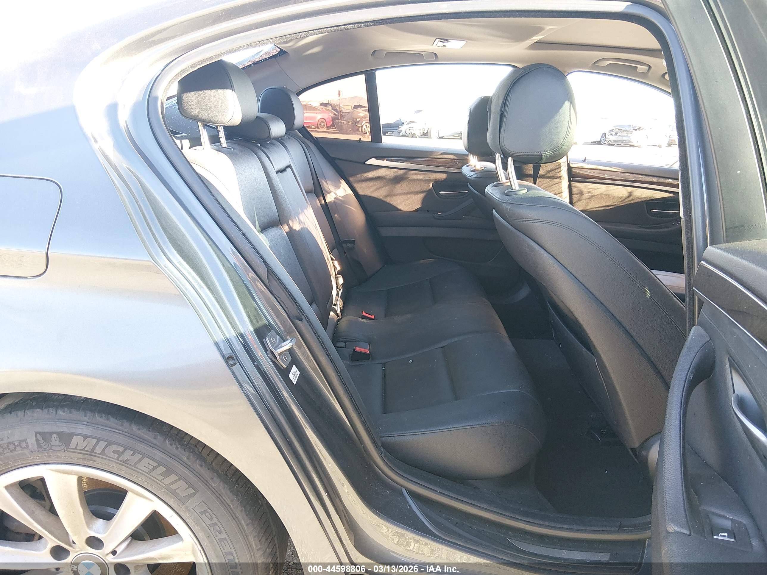 BMW 528I image 8