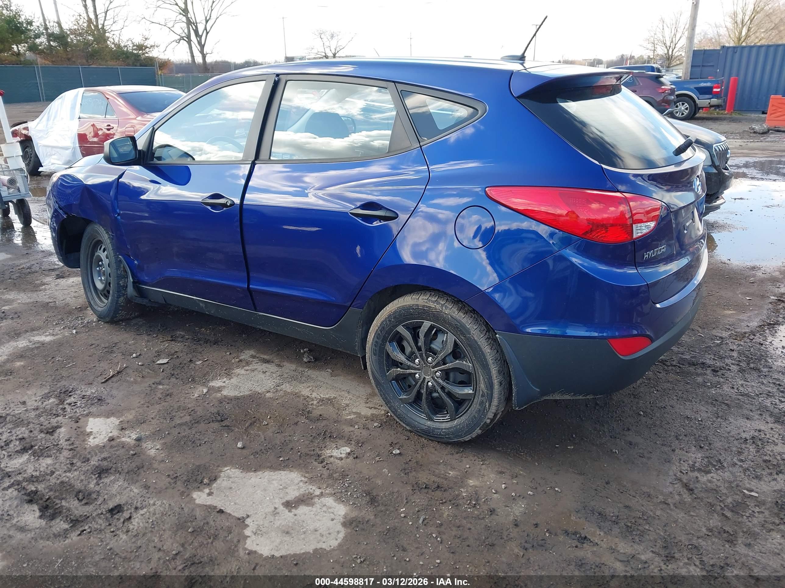 HYUNDAI TUCSON image 3