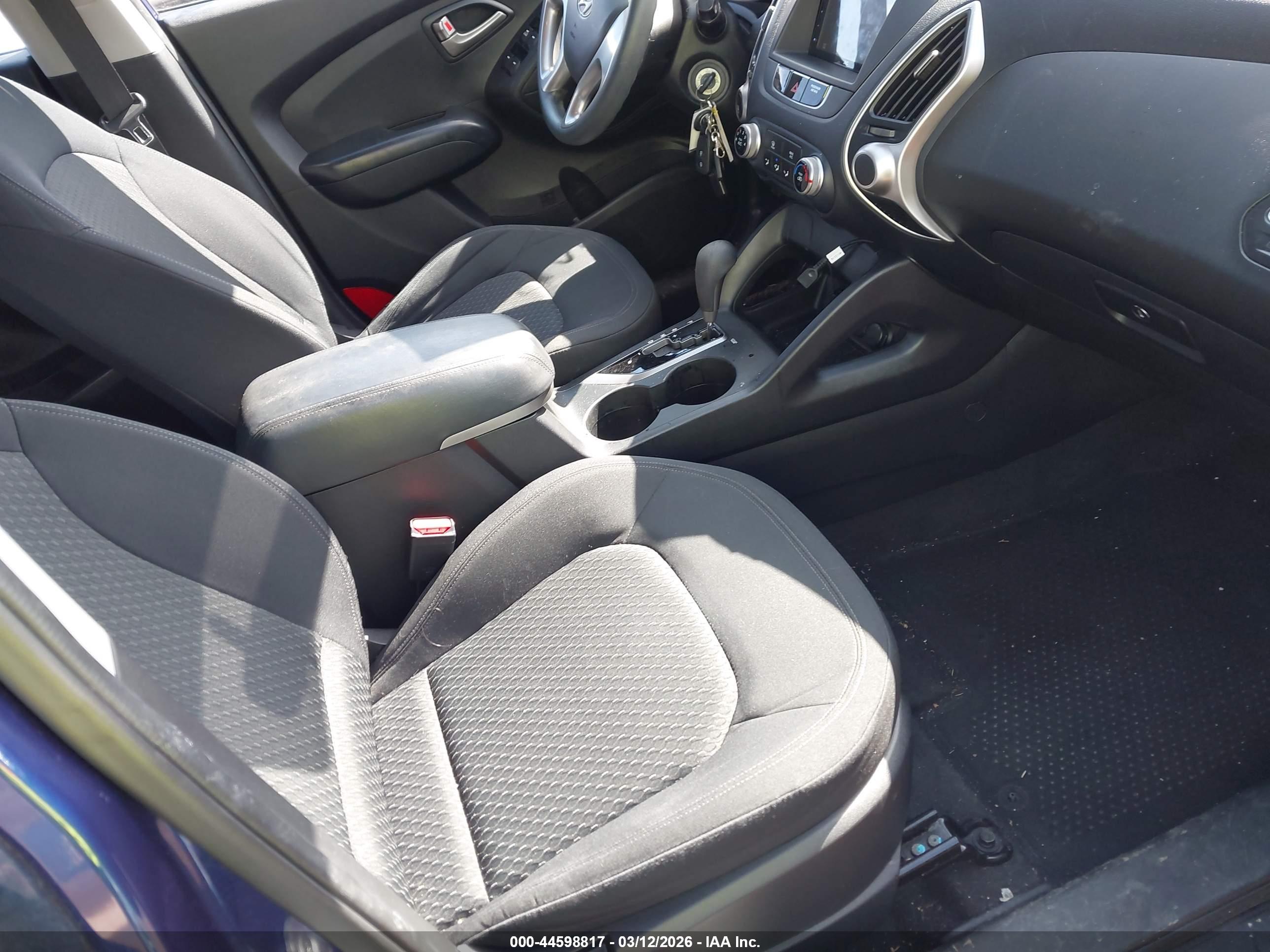 HYUNDAI TUCSON image 5