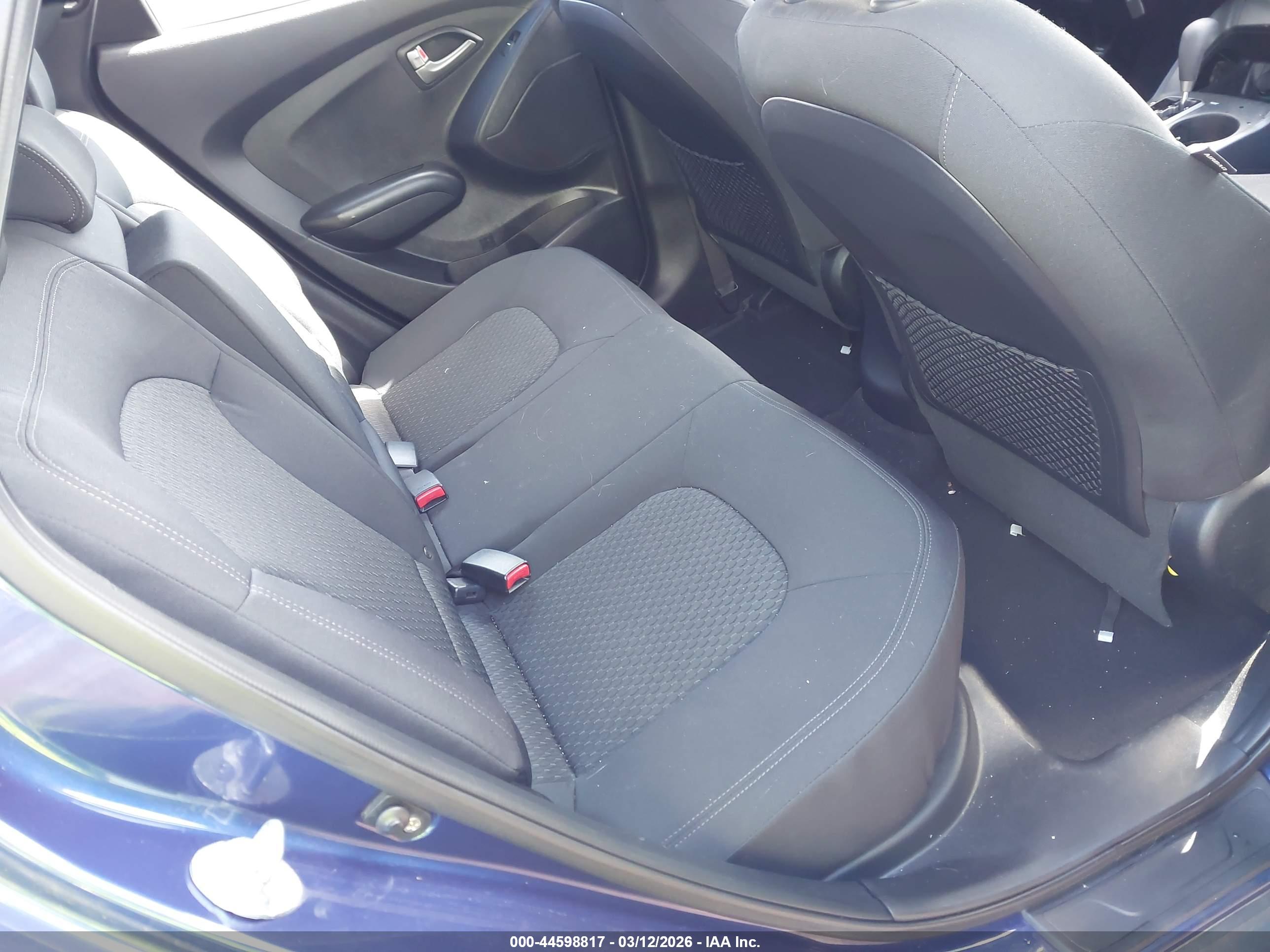 HYUNDAI TUCSON image 8