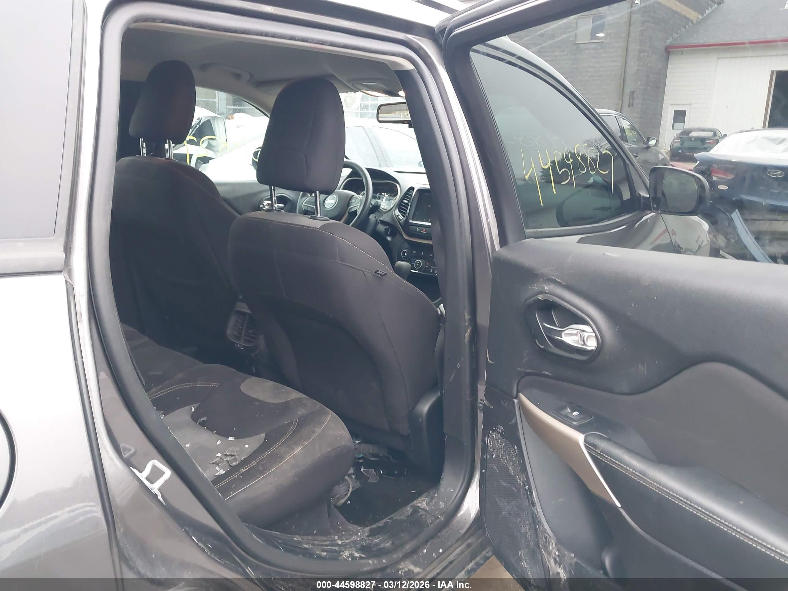 JEEP CHEROKEE image 8
