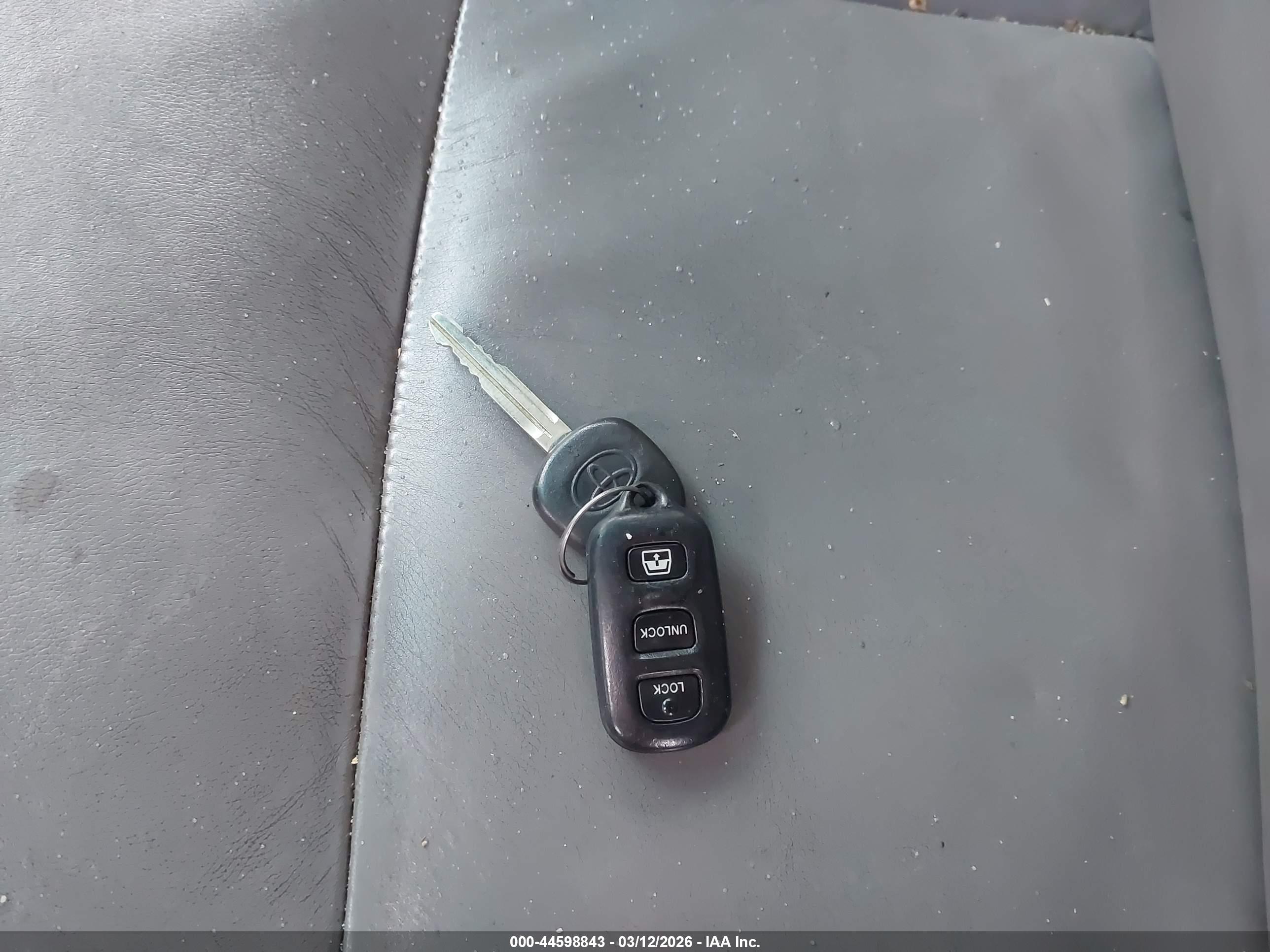 TOYOTA 4RUNNER image 11