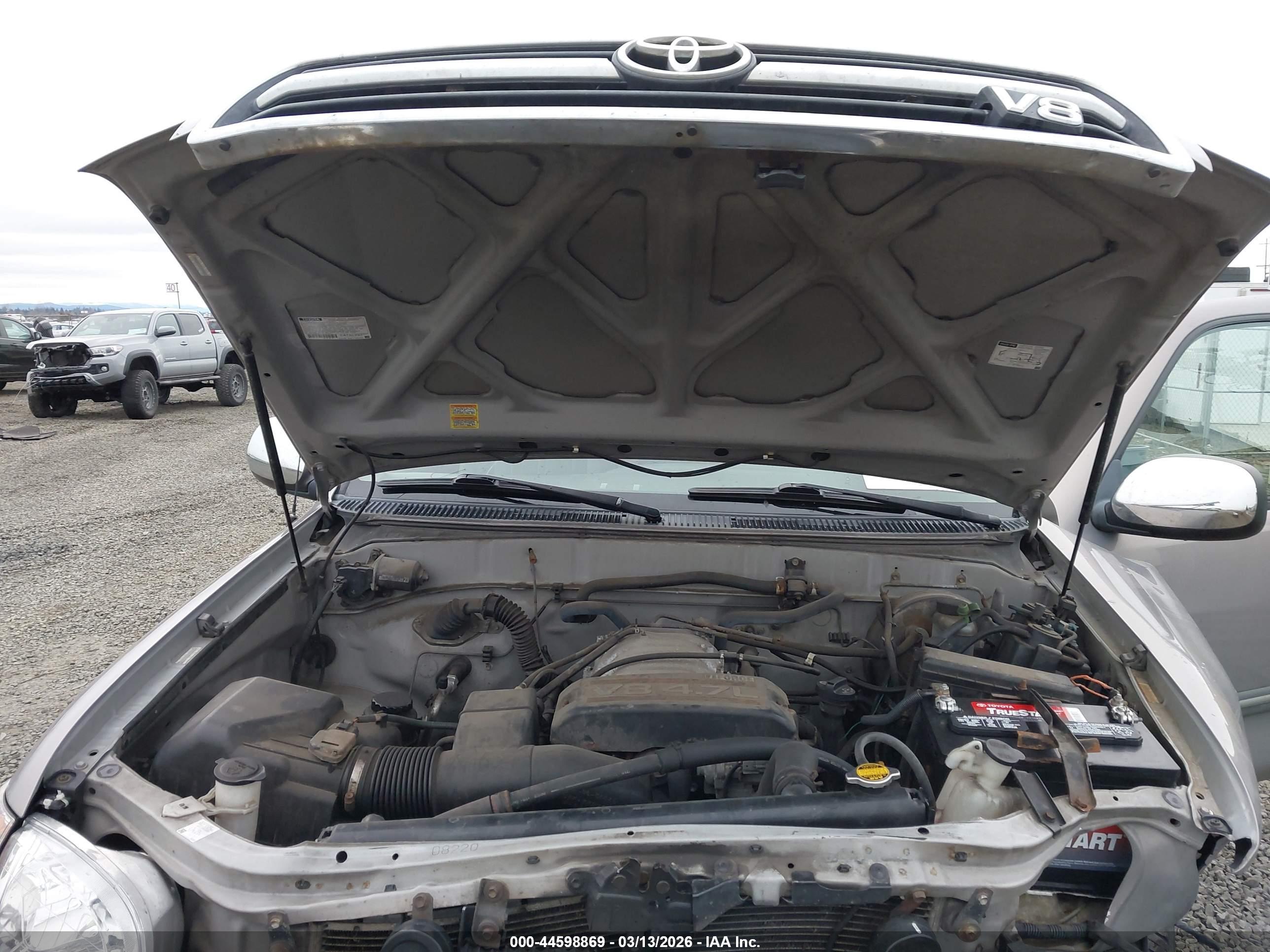 TOYOTA TUNDRA image 10