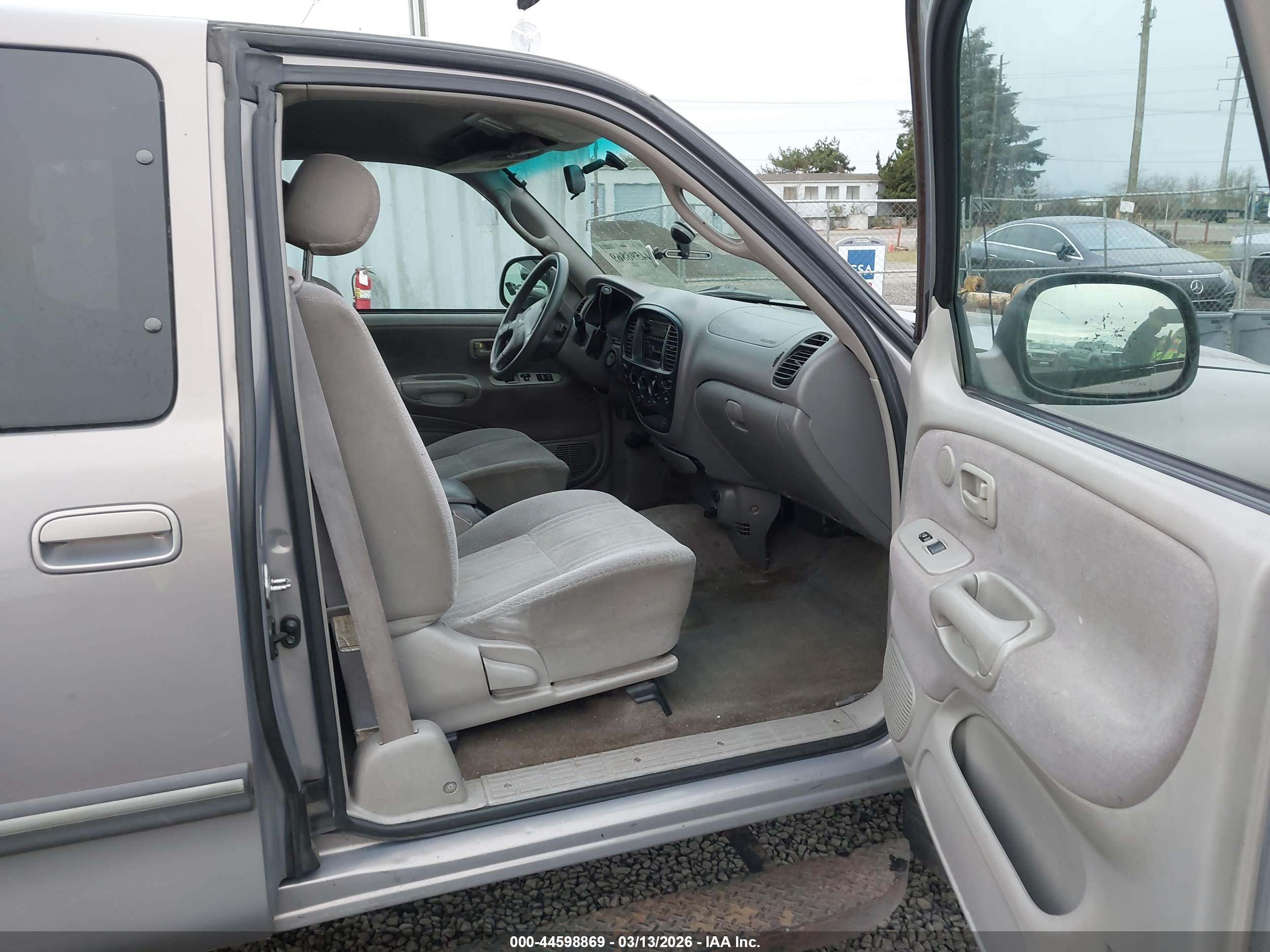 TOYOTA TUNDRA image 5