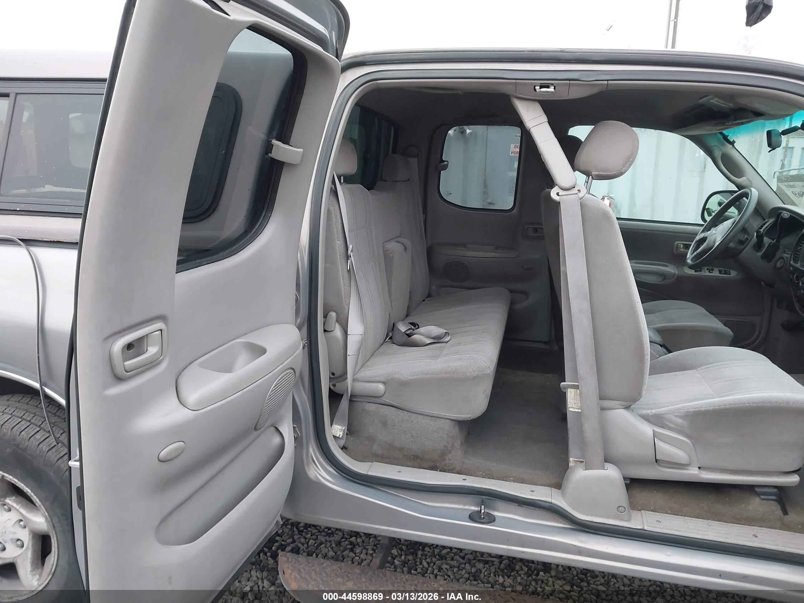 TOYOTA TUNDRA image 8