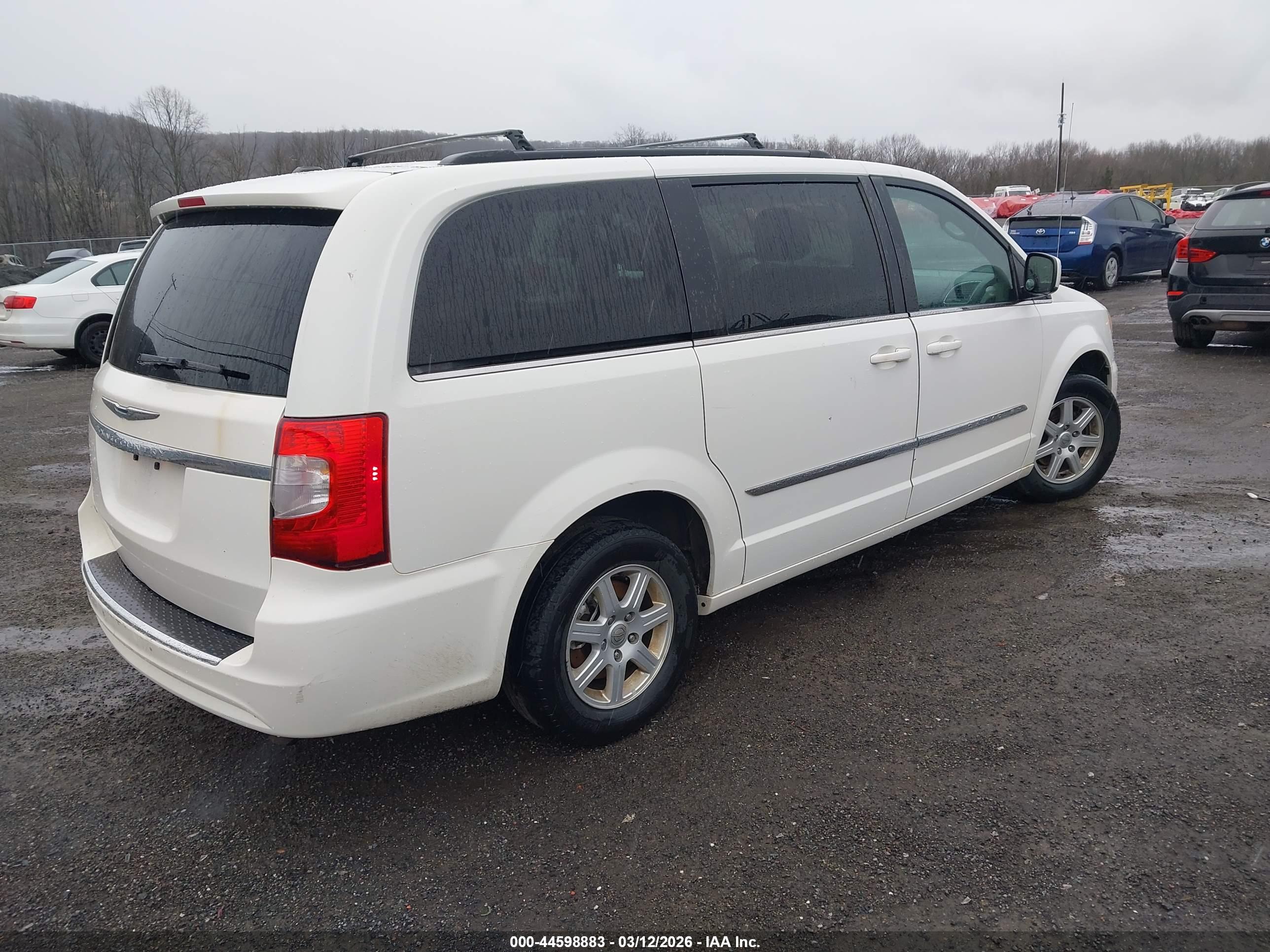 CHRYSLER TOWN image 4