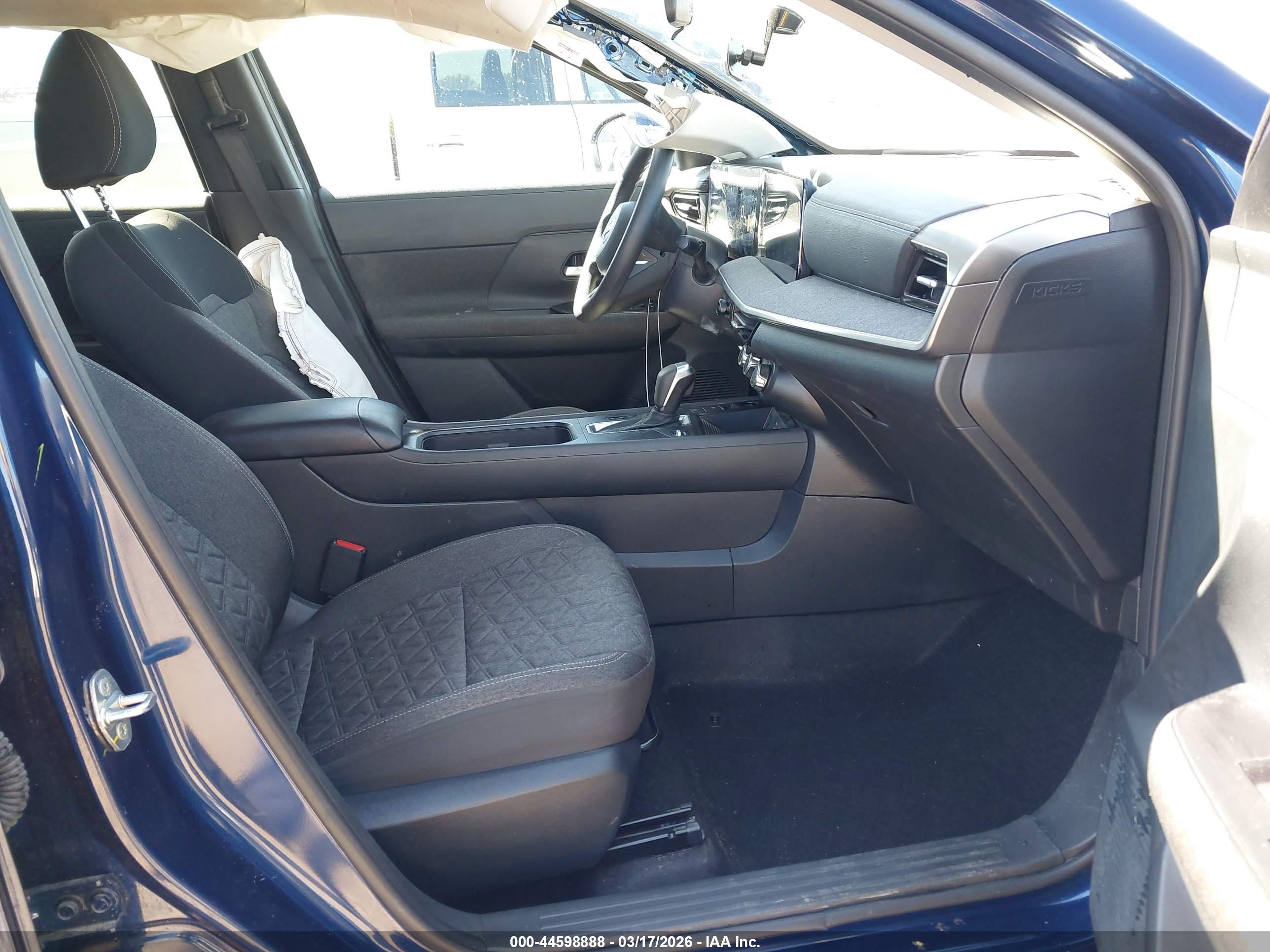 NISSAN KICKS image 5