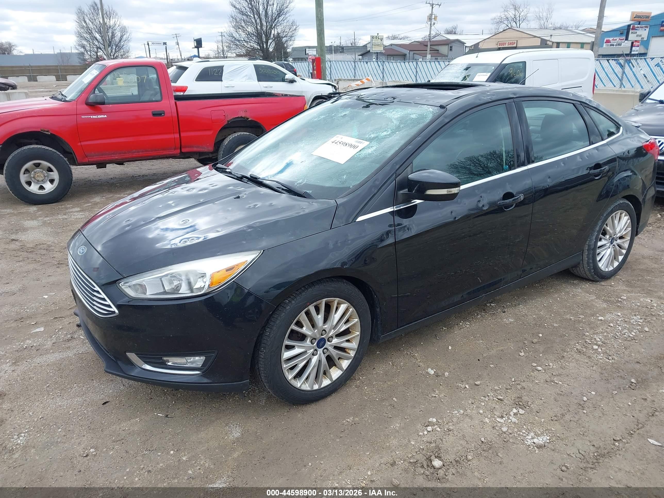 FORD FOCUS image 2