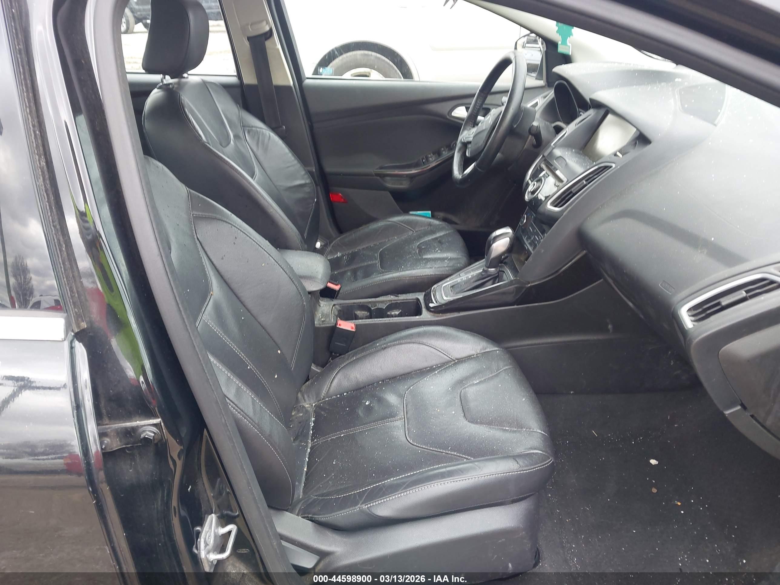 FORD FOCUS image 5