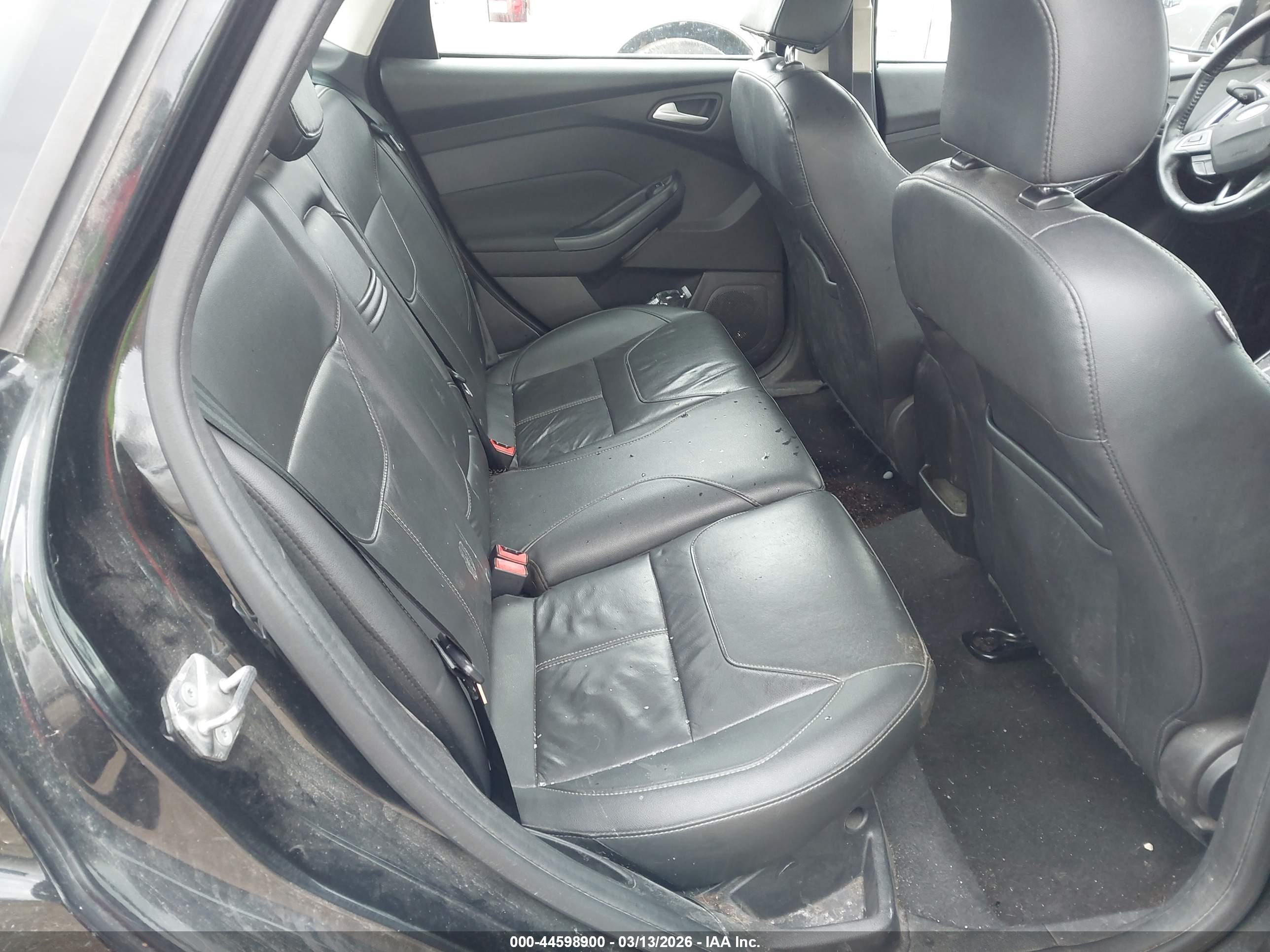 FORD FOCUS image 8