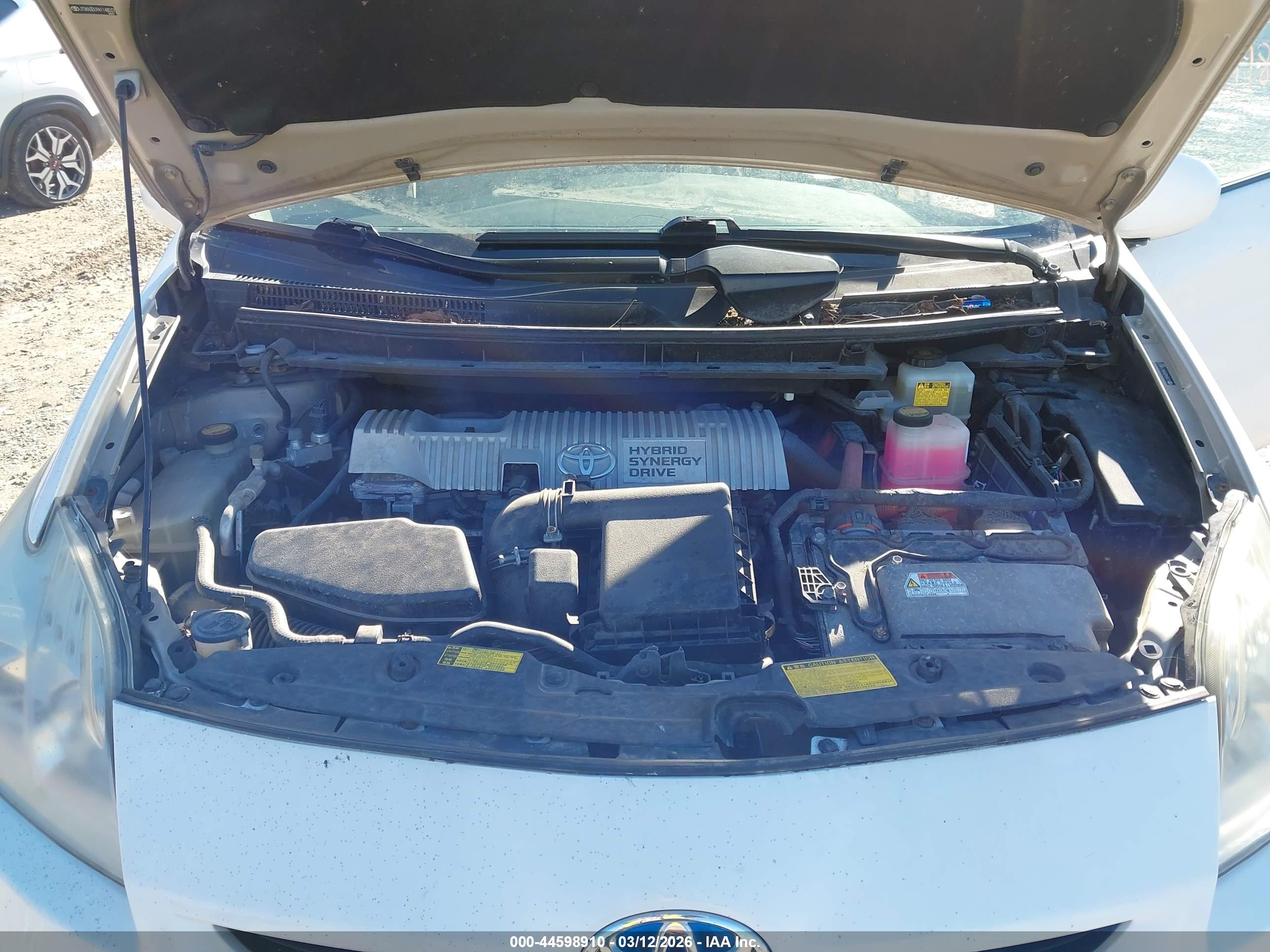 TOYOTA PRIUS image 10