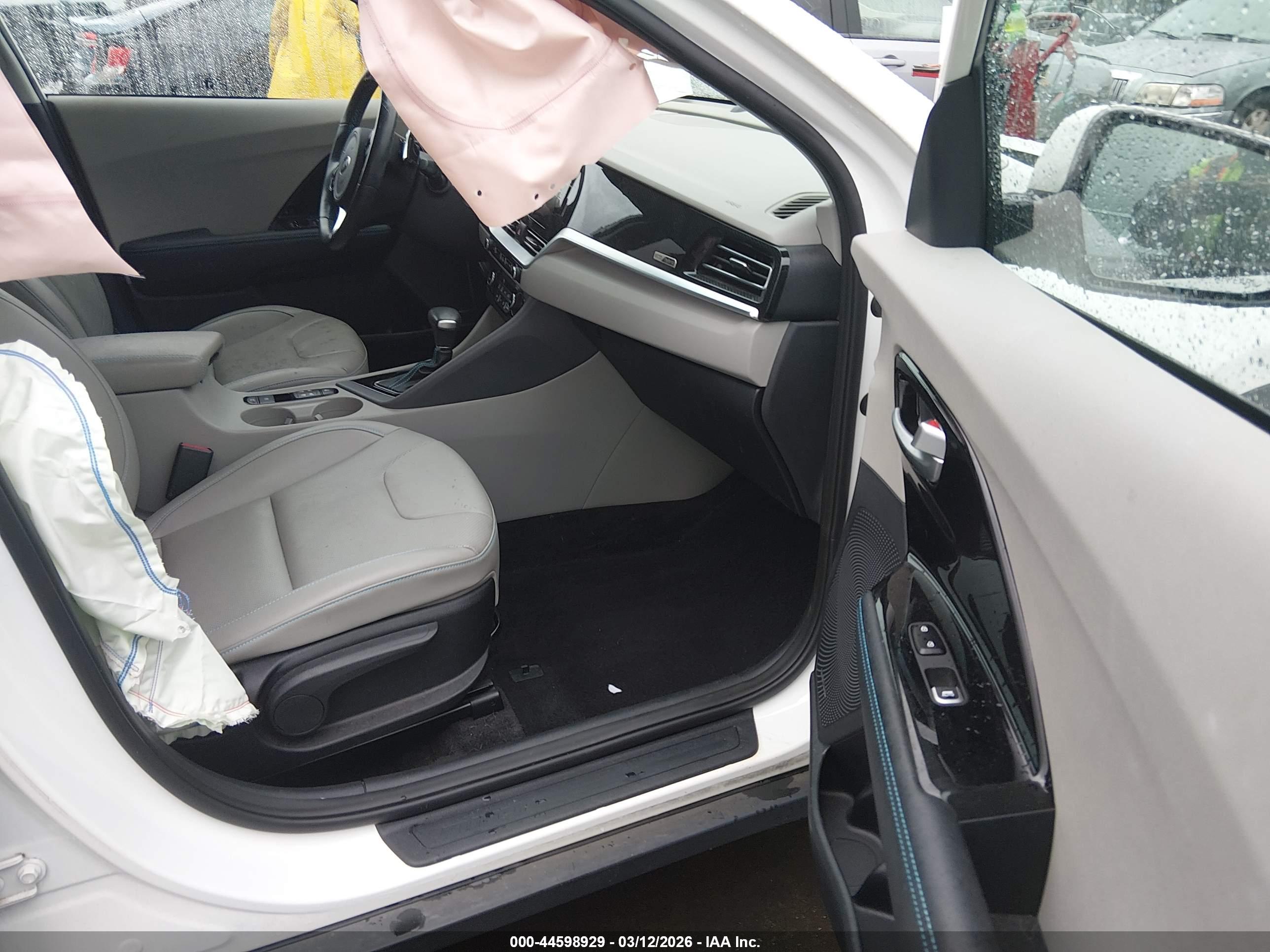 KIA NIRO image 5