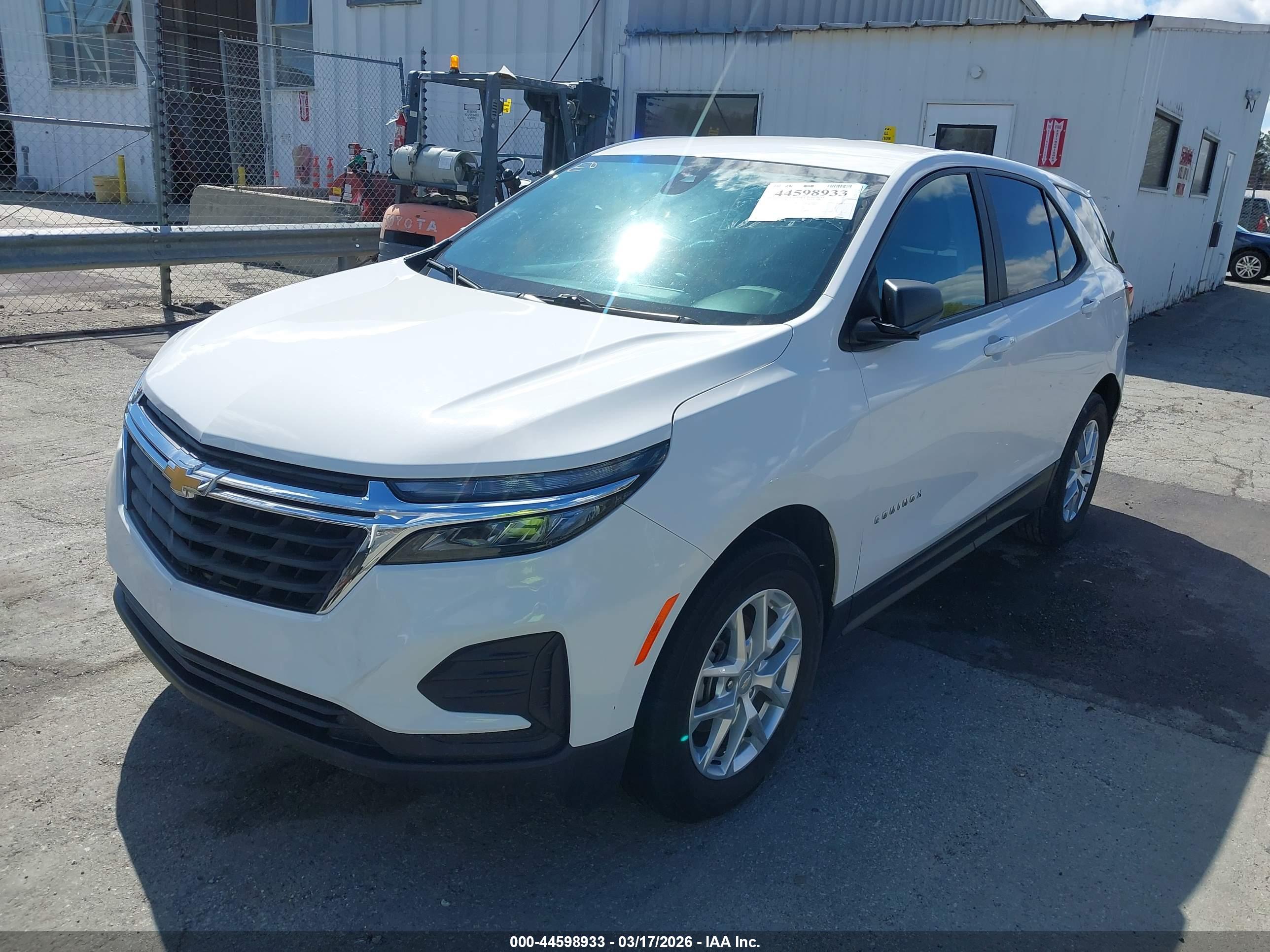 CHEVROLET EQUINOX image 2