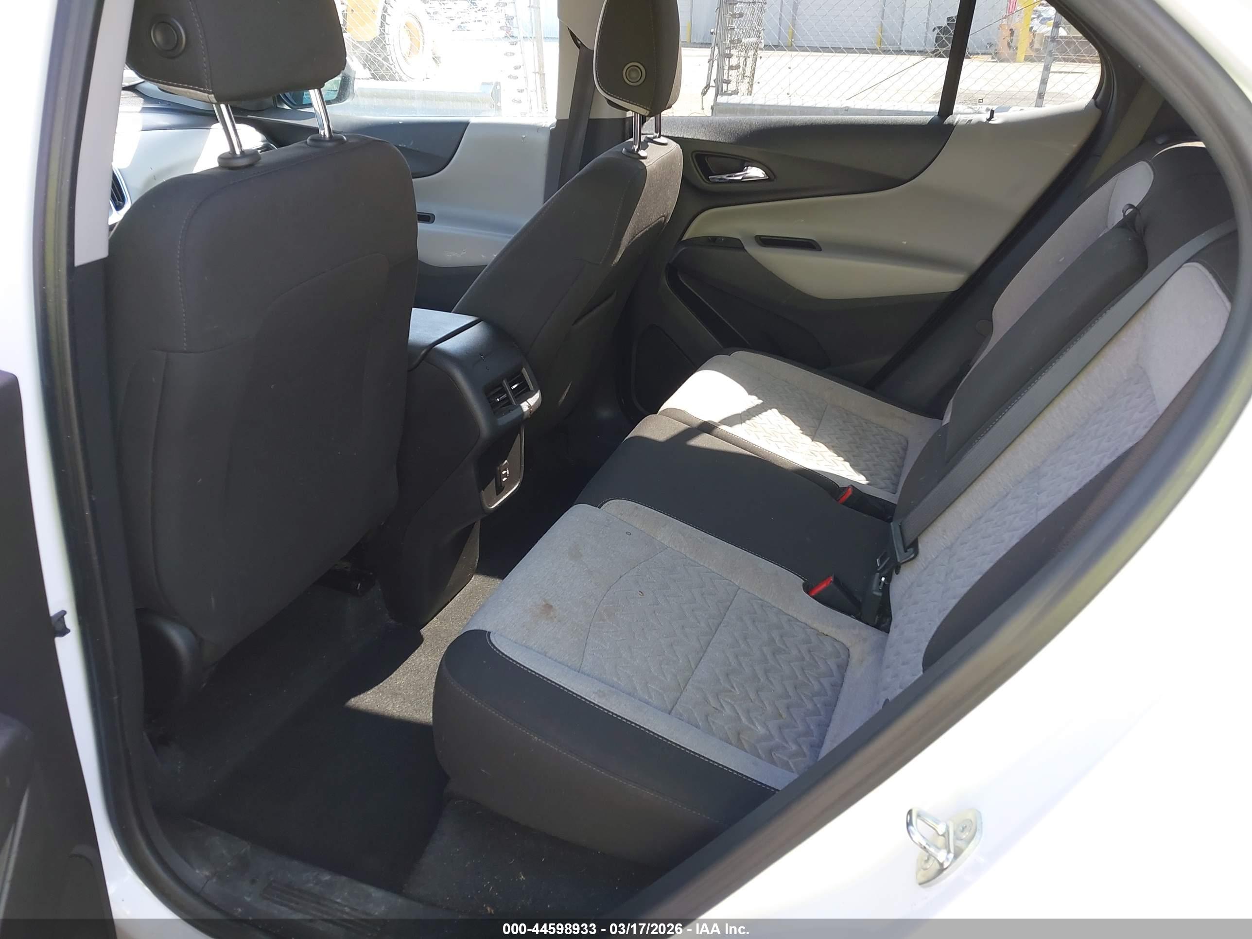 CHEVROLET EQUINOX image 8