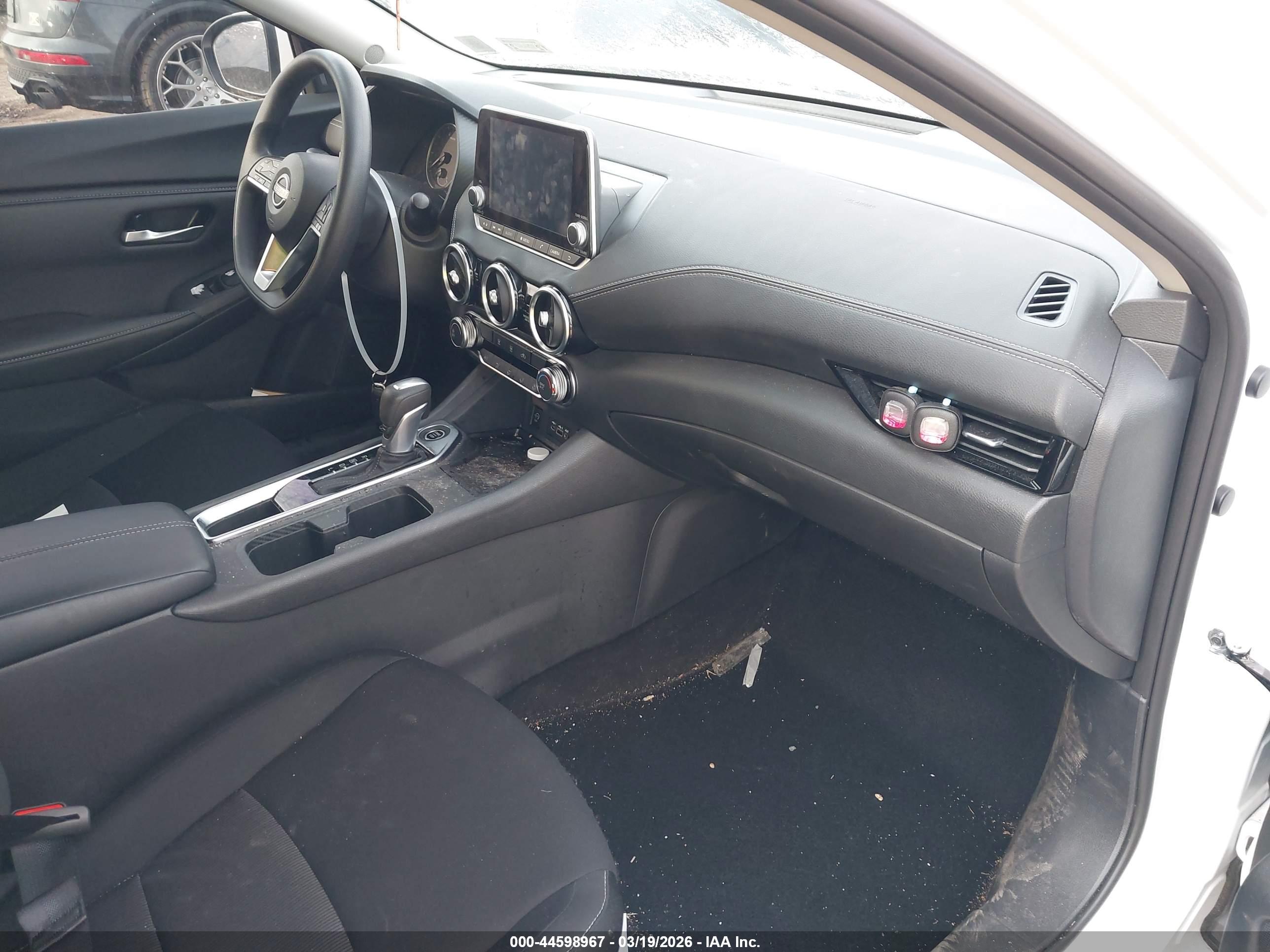 NISSAN SENTRA image 5