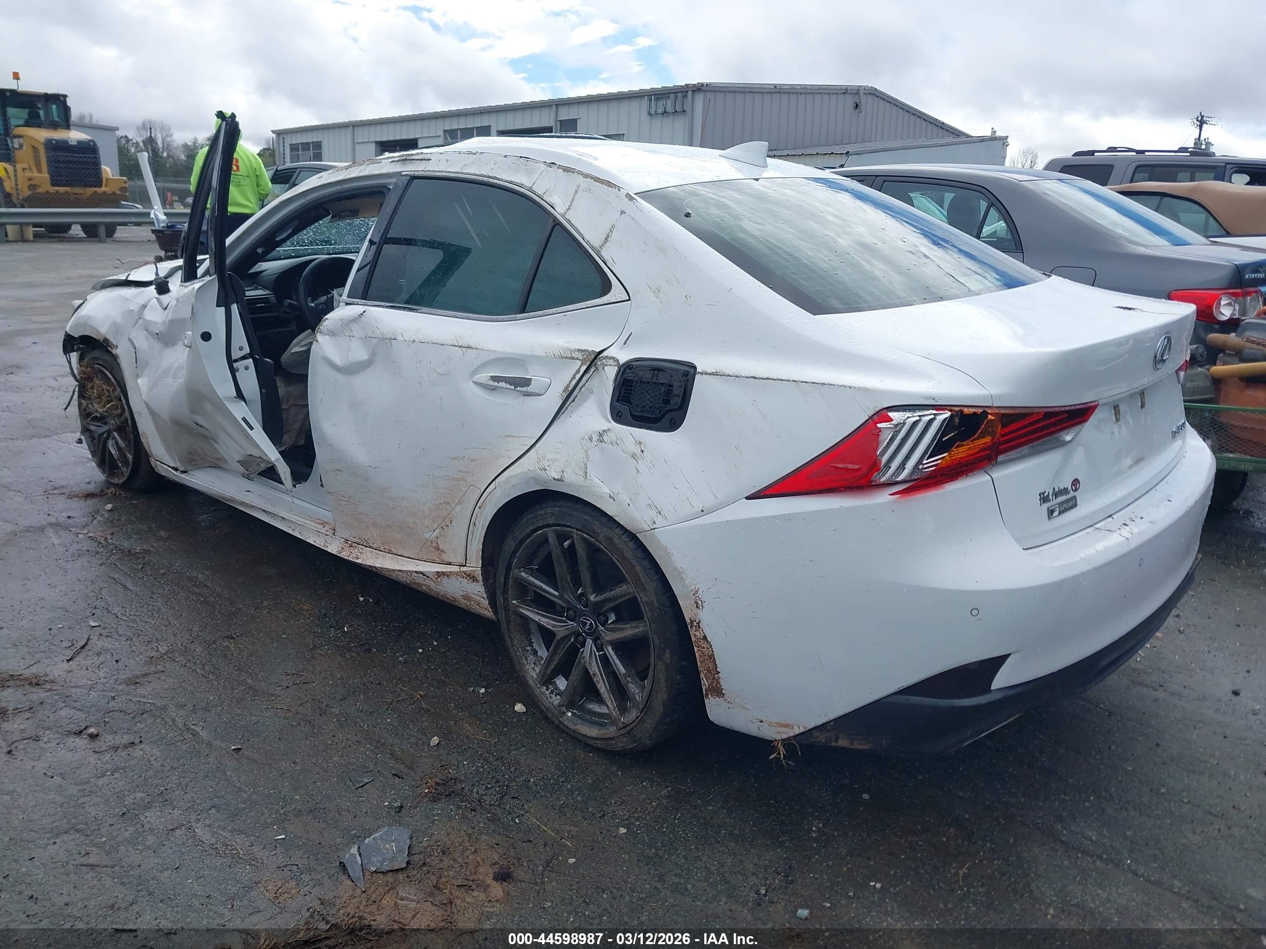 LEXUS IS image 3