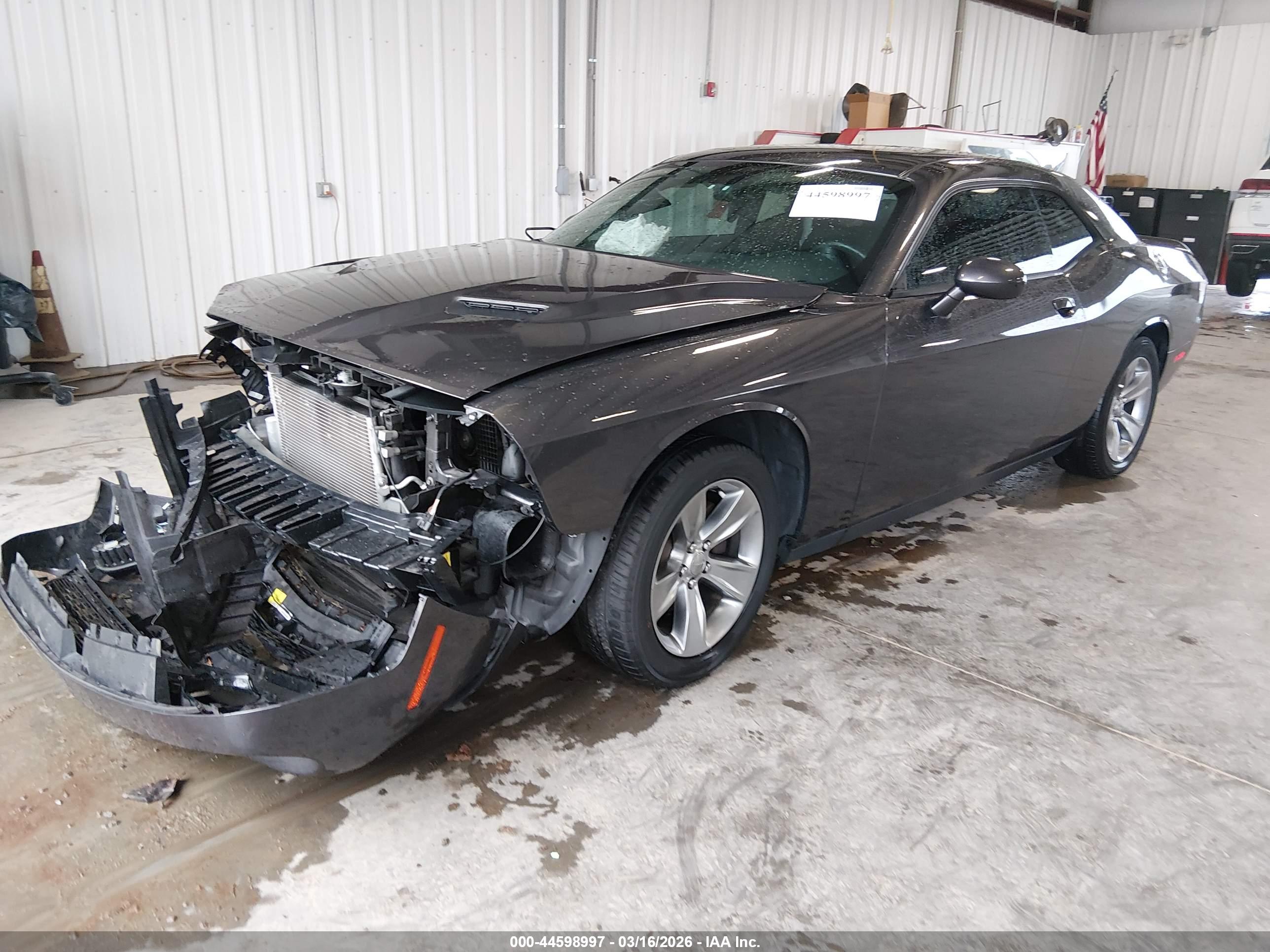 DODGE CHALLENGER image 2