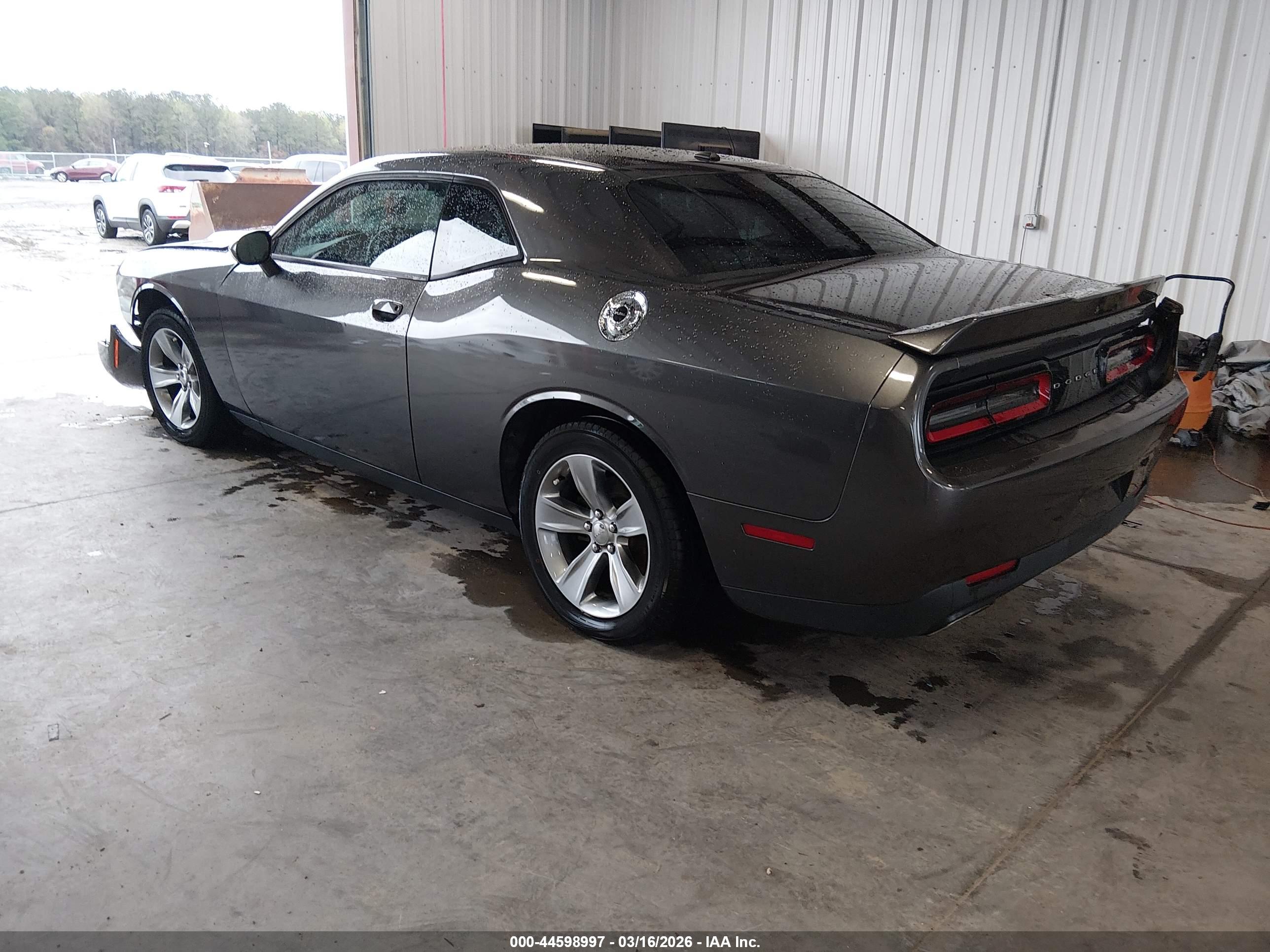 DODGE CHALLENGER image 3