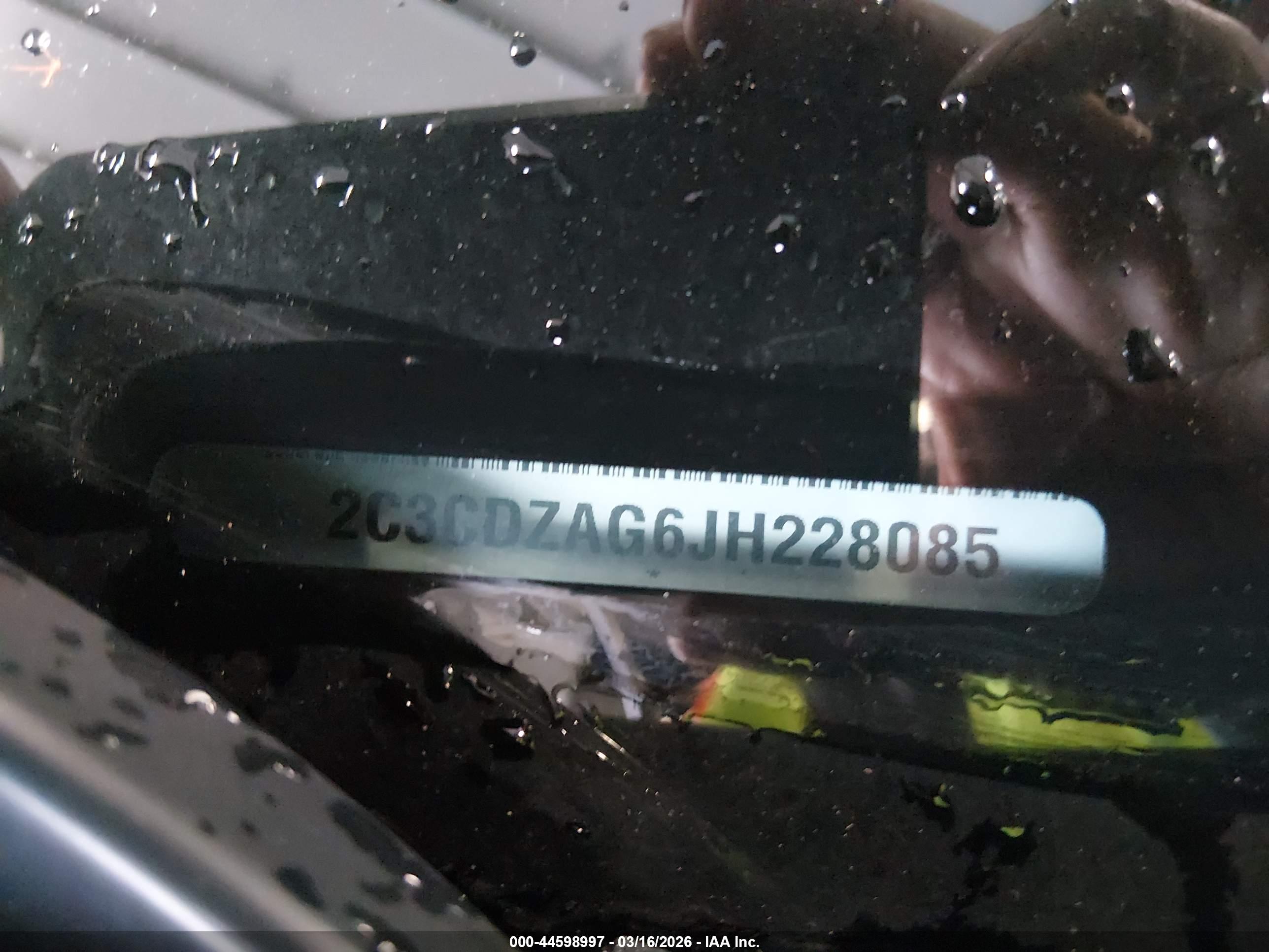 DODGE CHALLENGER image 9