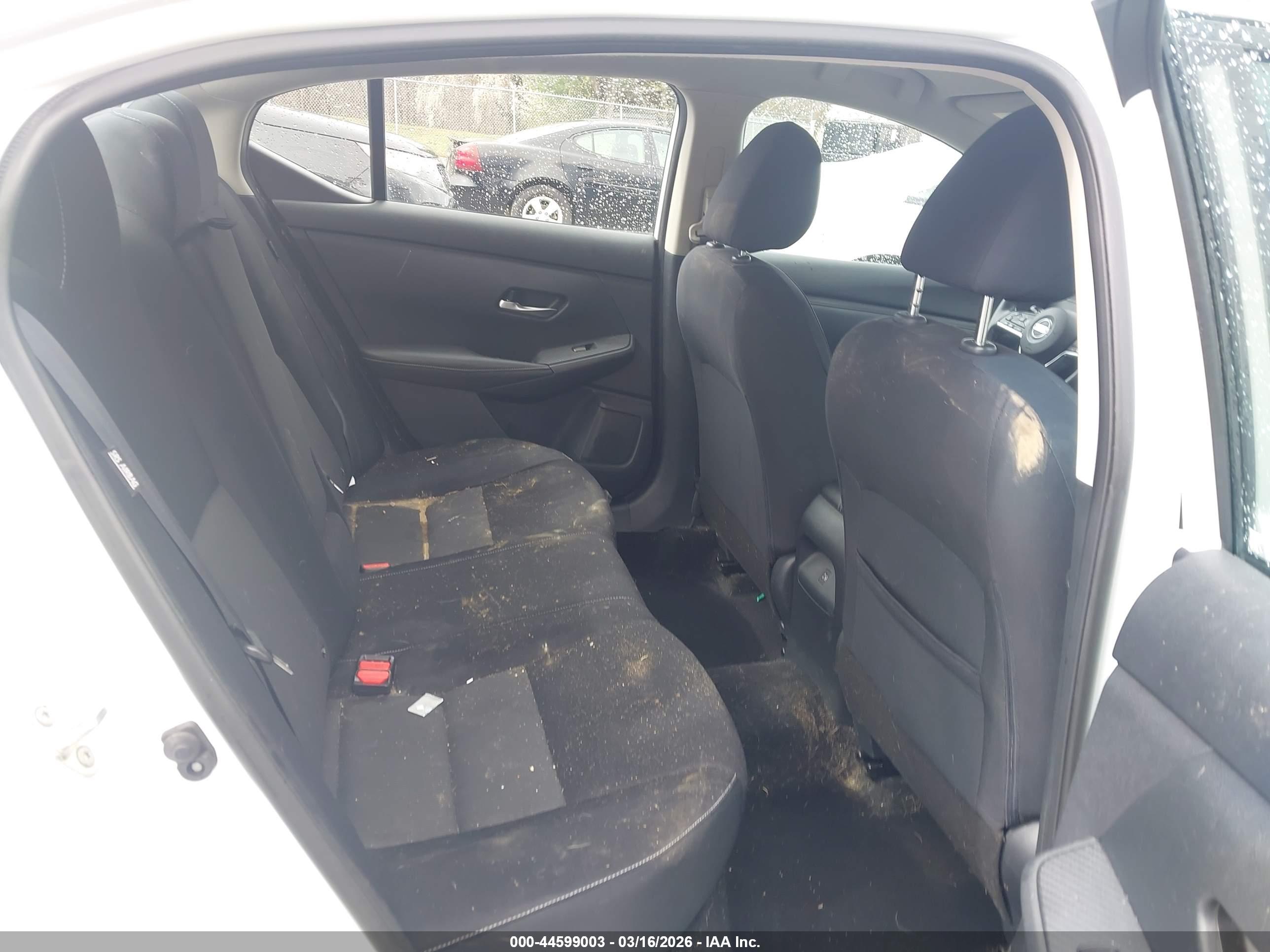NISSAN SENTRA image 8