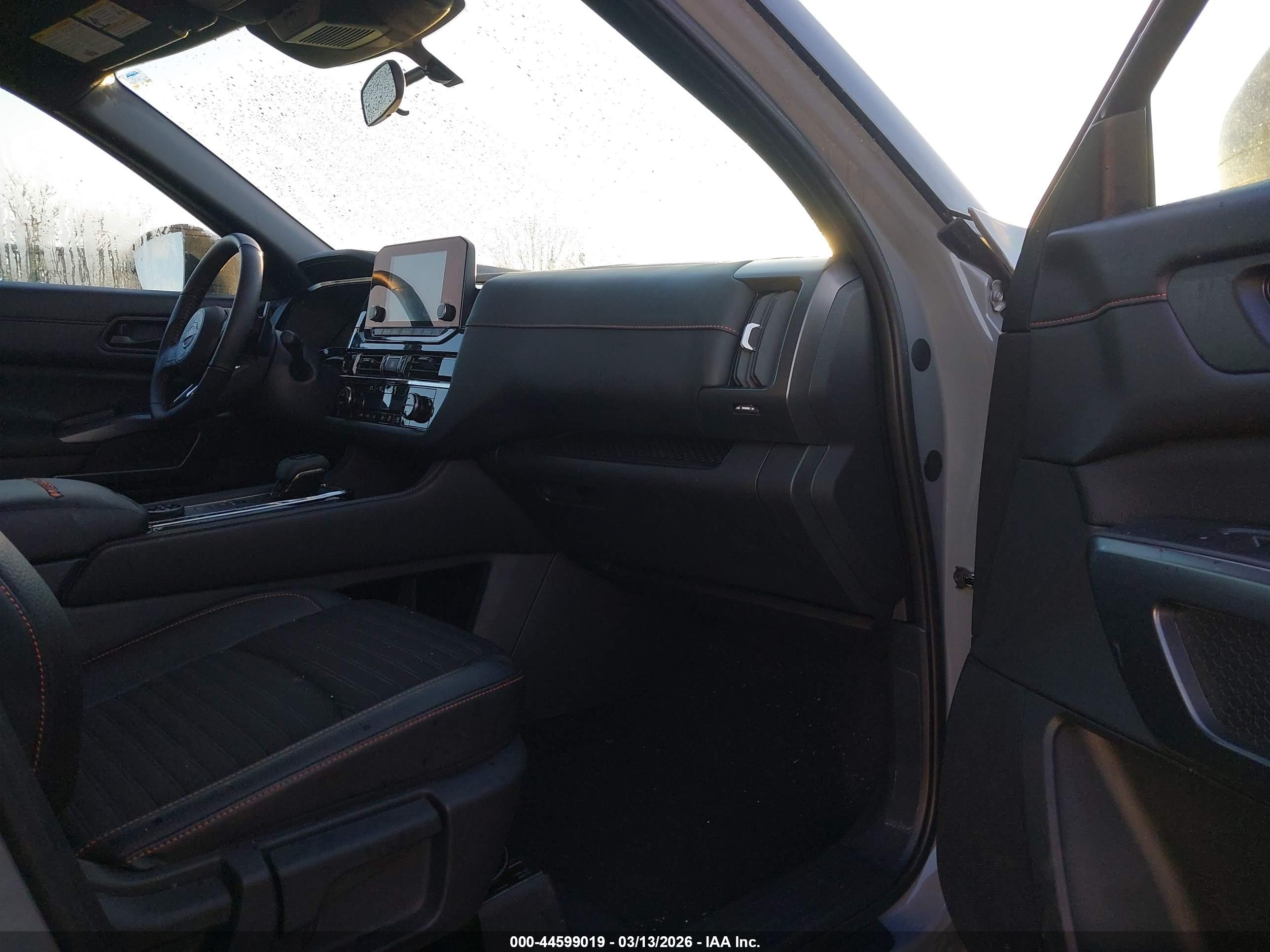 NISSAN PATHFINDER image 5