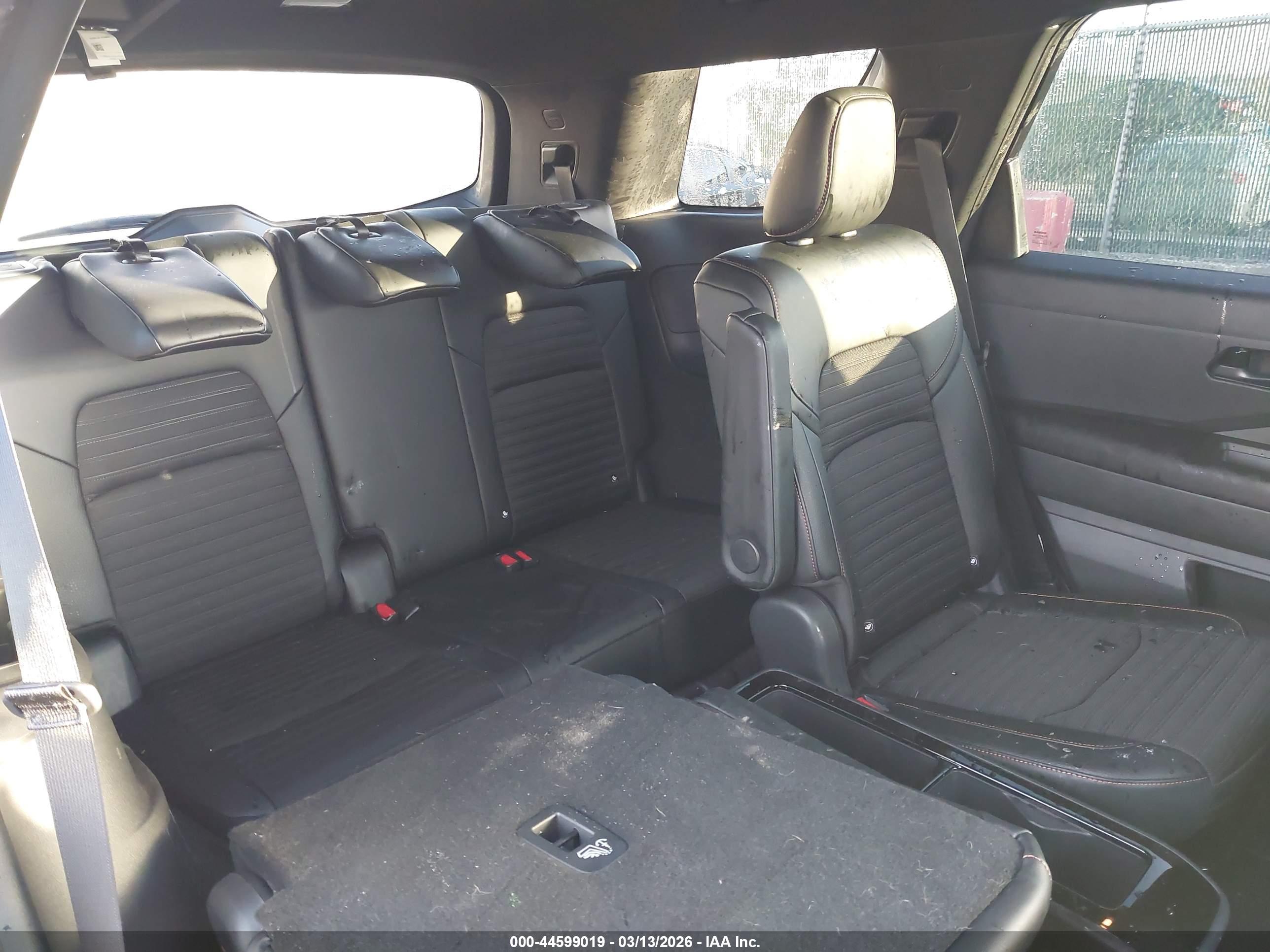 NISSAN PATHFINDER image 8