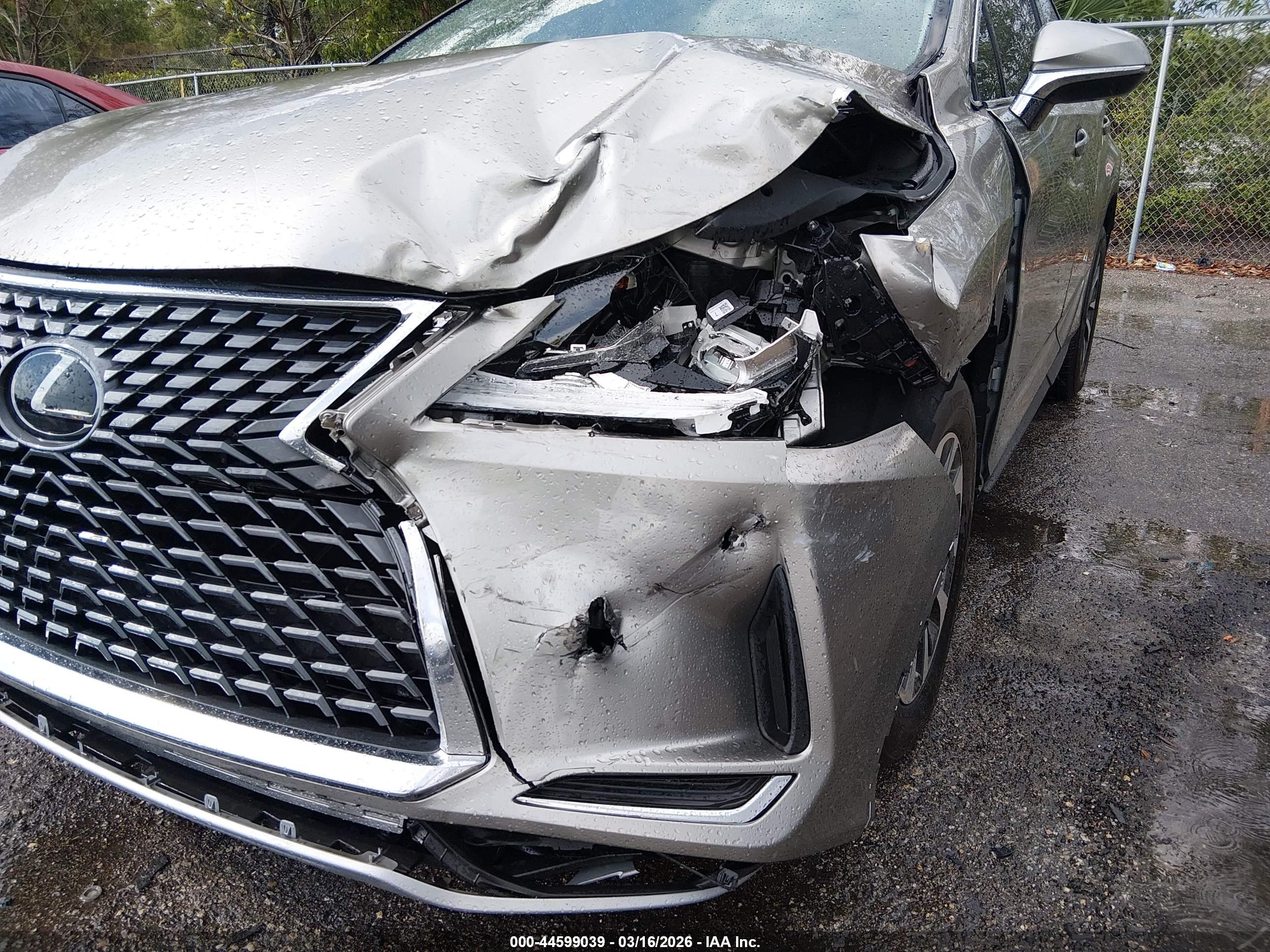 LEXUS RX image 6