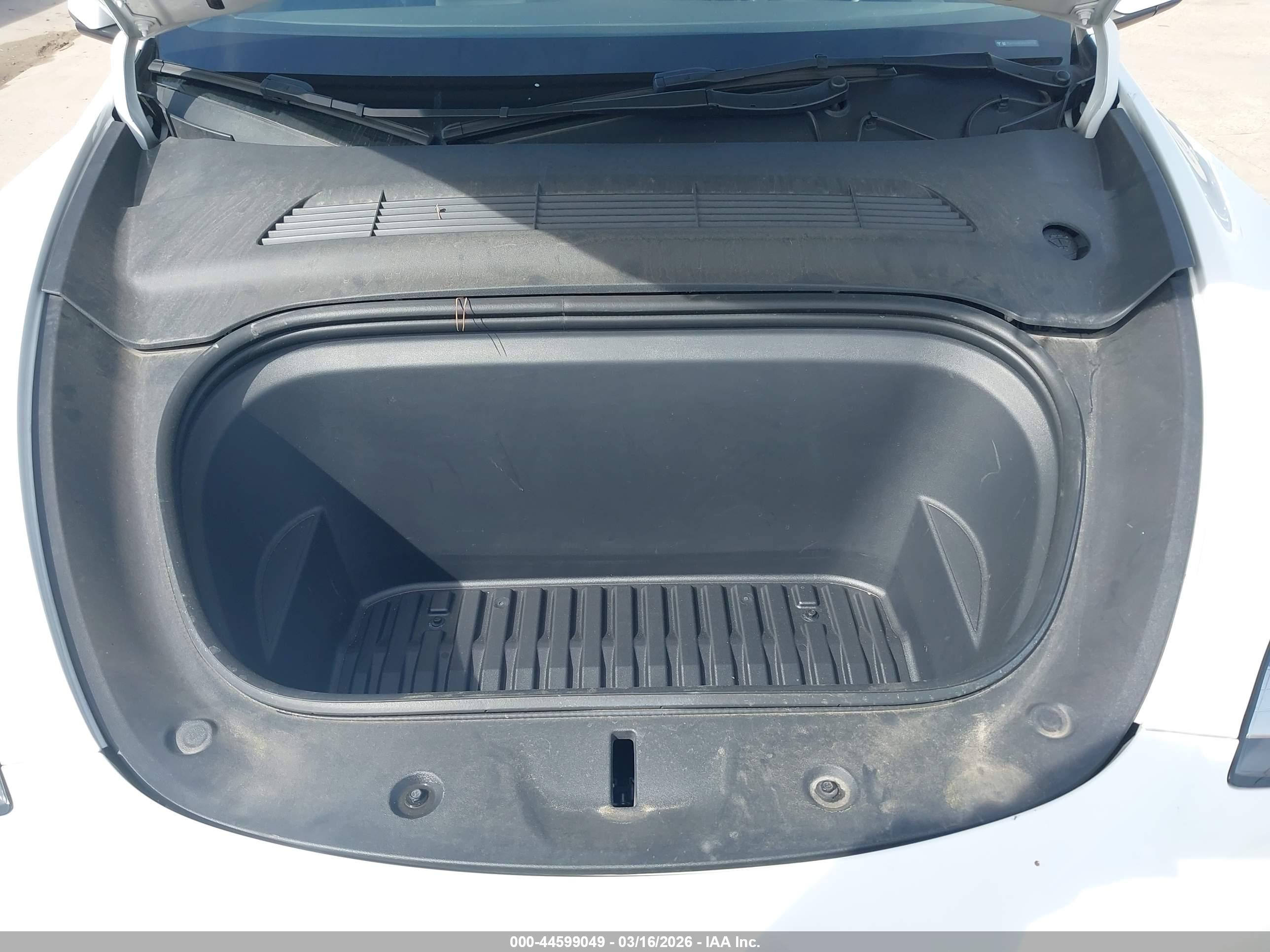TESLA MODEL image 10