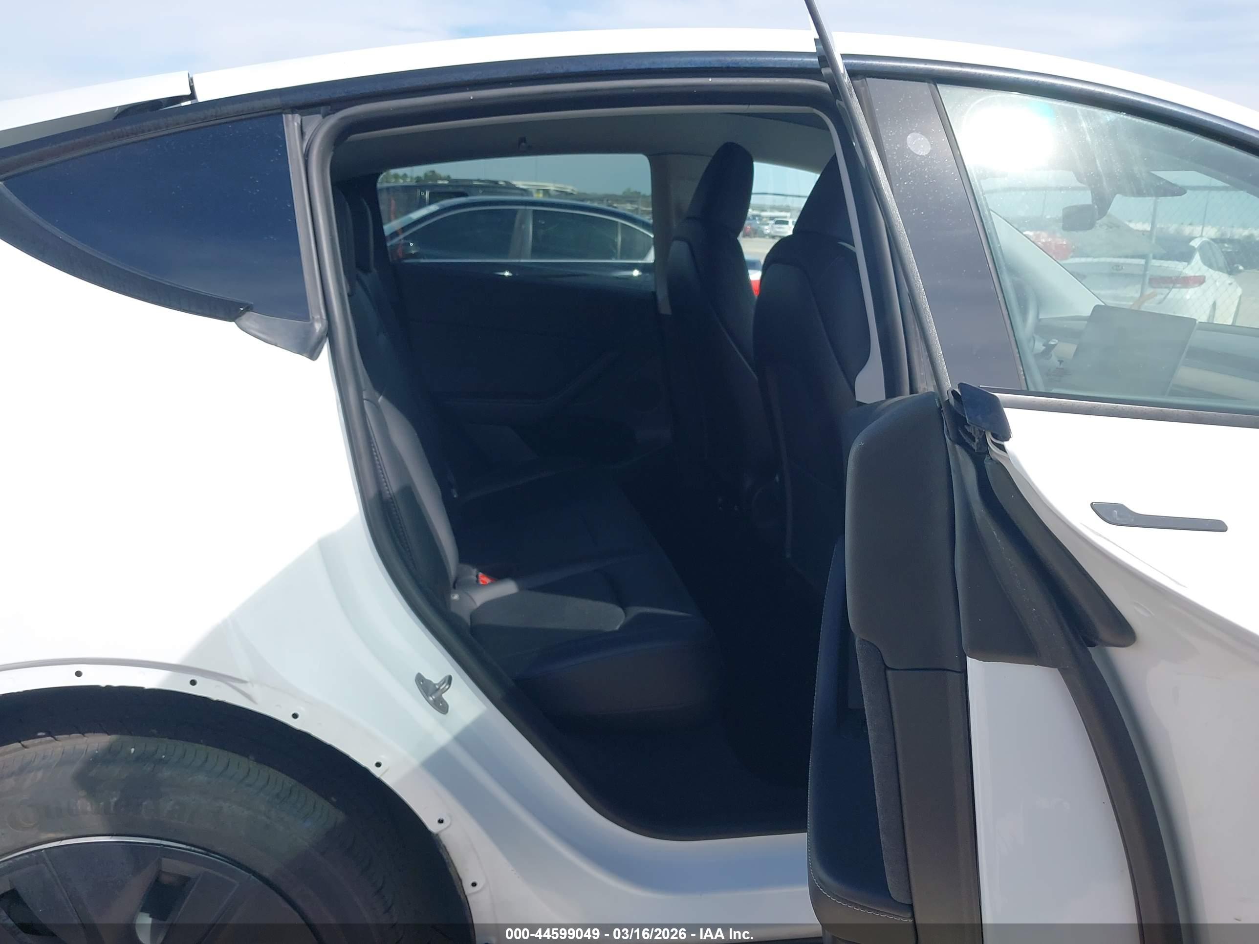 TESLA MODEL image 8