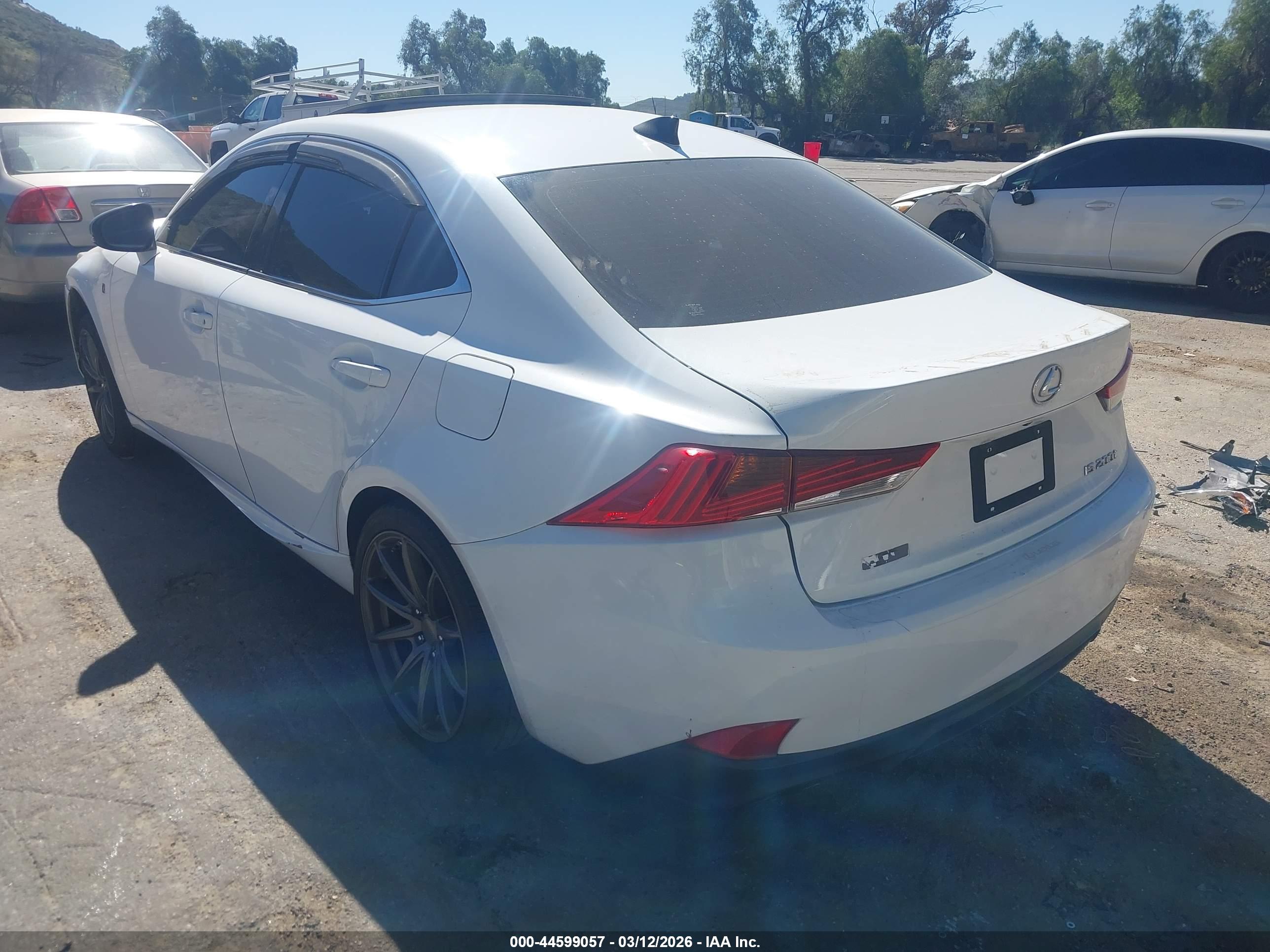 LEXUS IS image 3