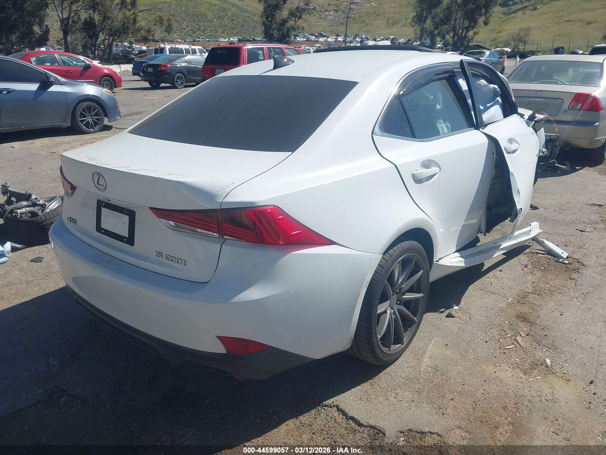 LEXUS IS image 4