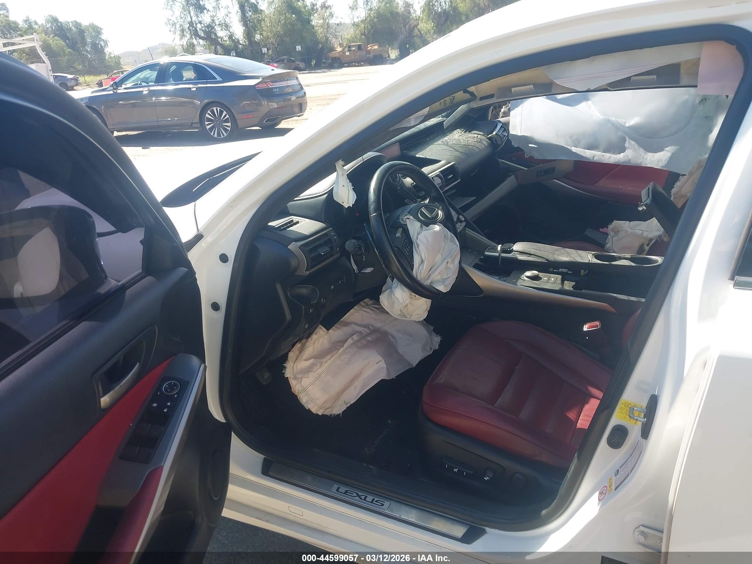LEXUS IS image 5