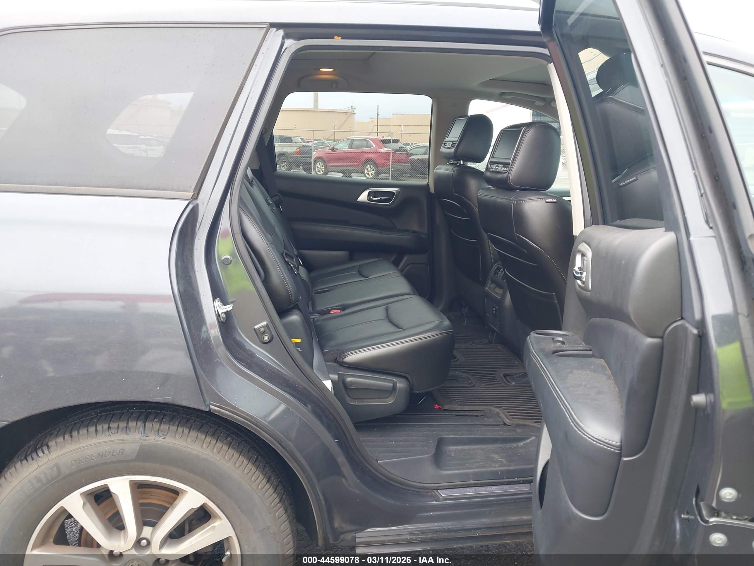 NISSAN PATHFINDER image 8