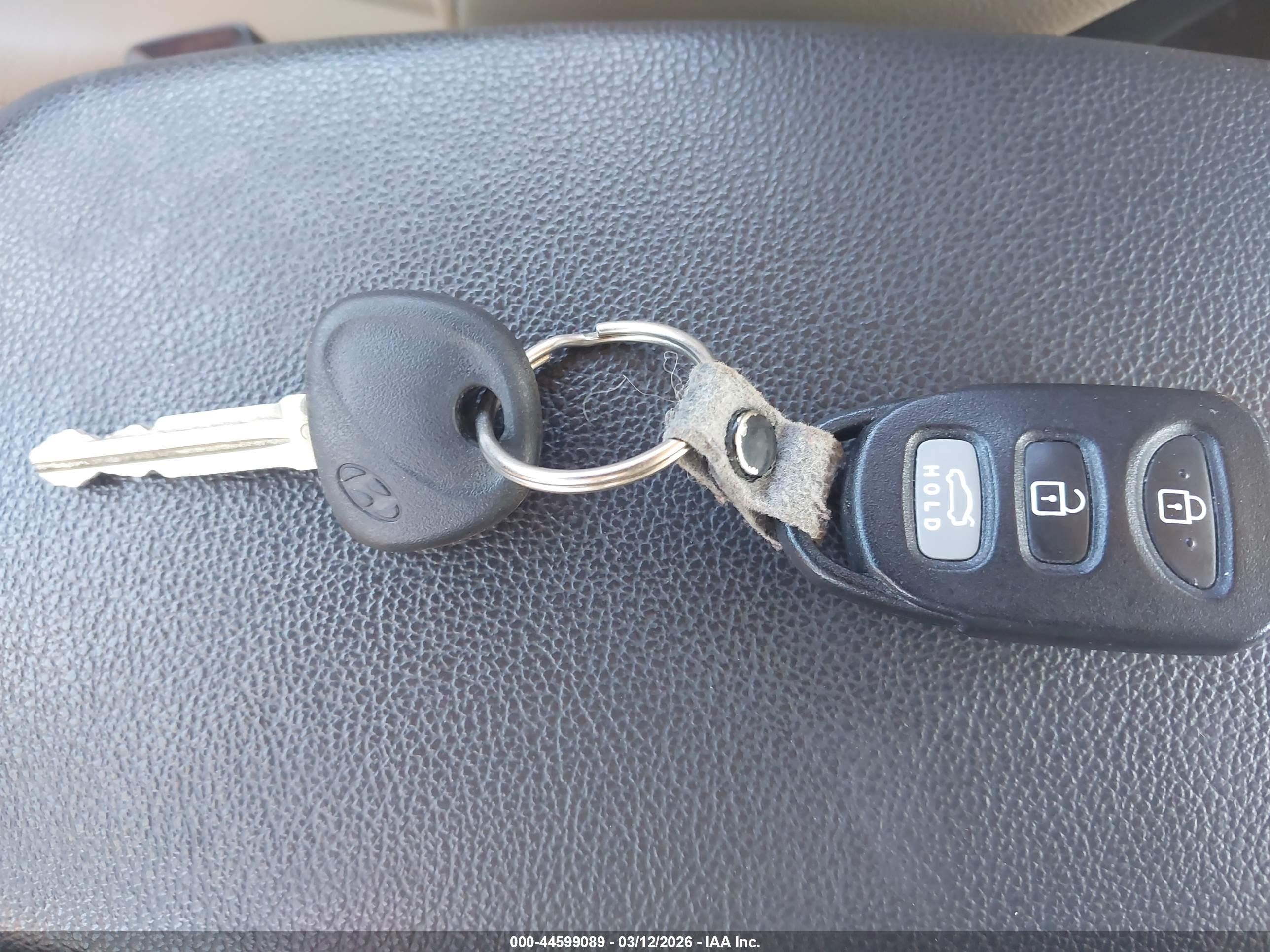 HYUNDAI ELANTRA image 11