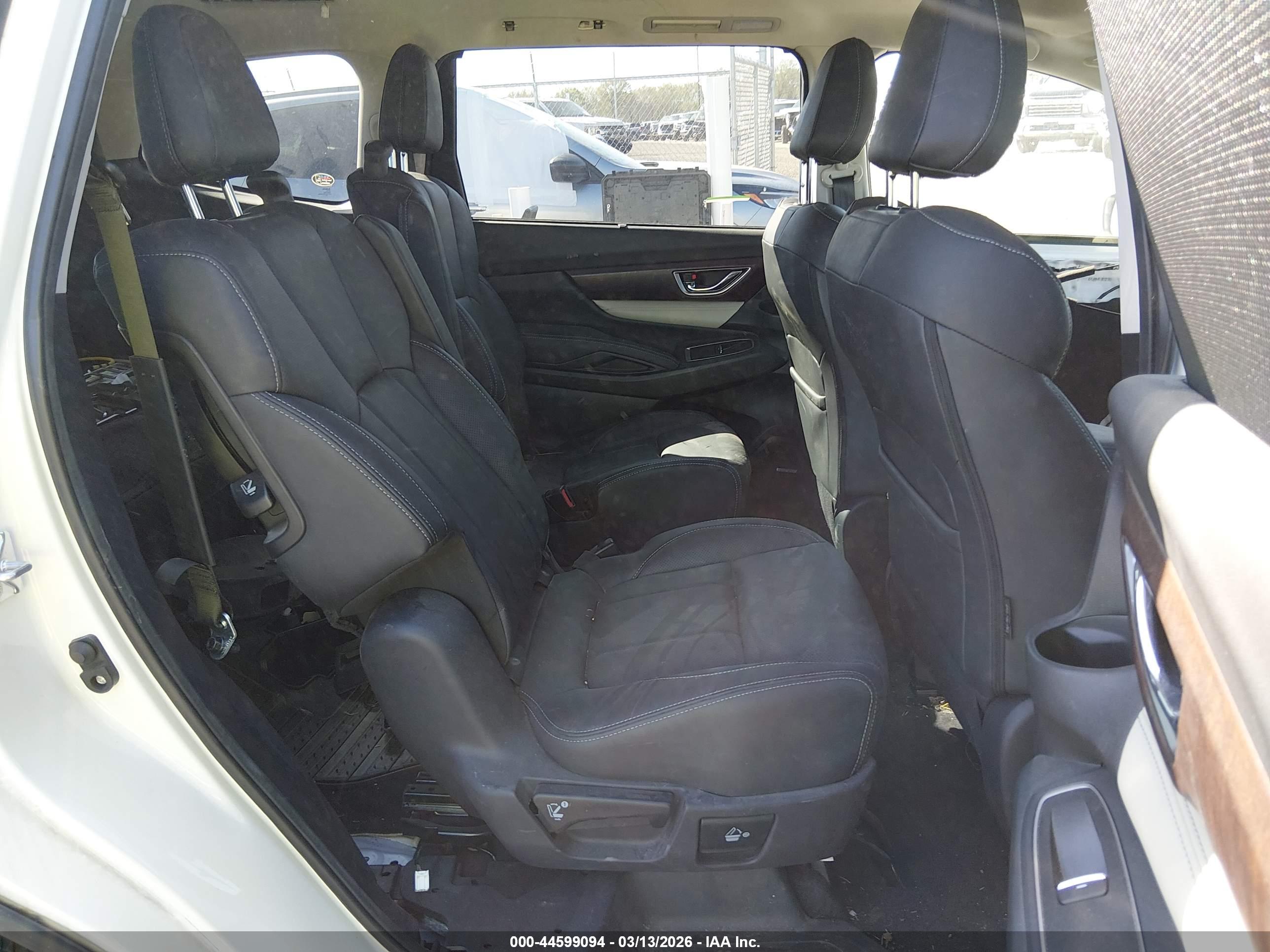 SUBARU ASCENT image 8