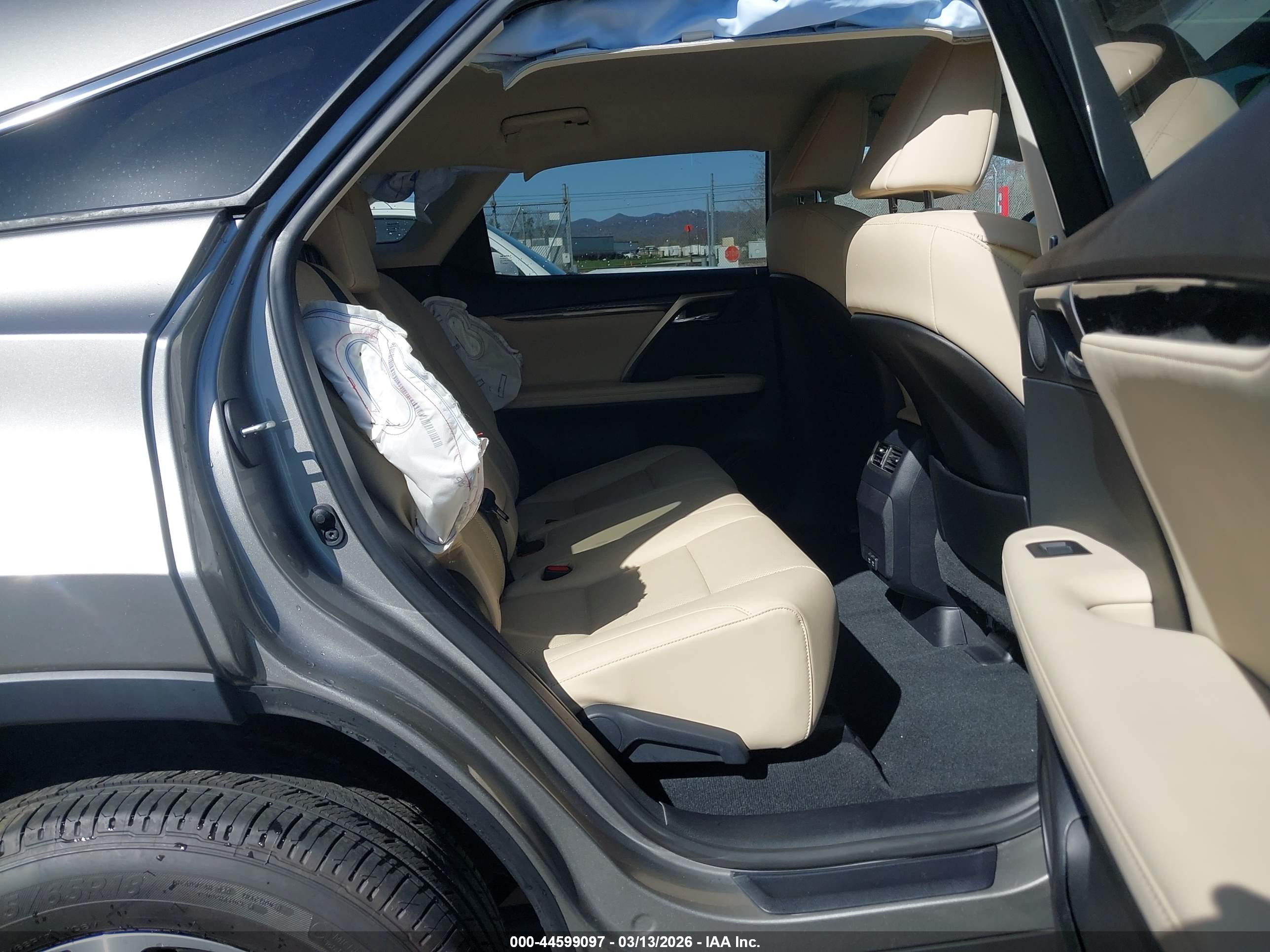 LEXUS RX image 8