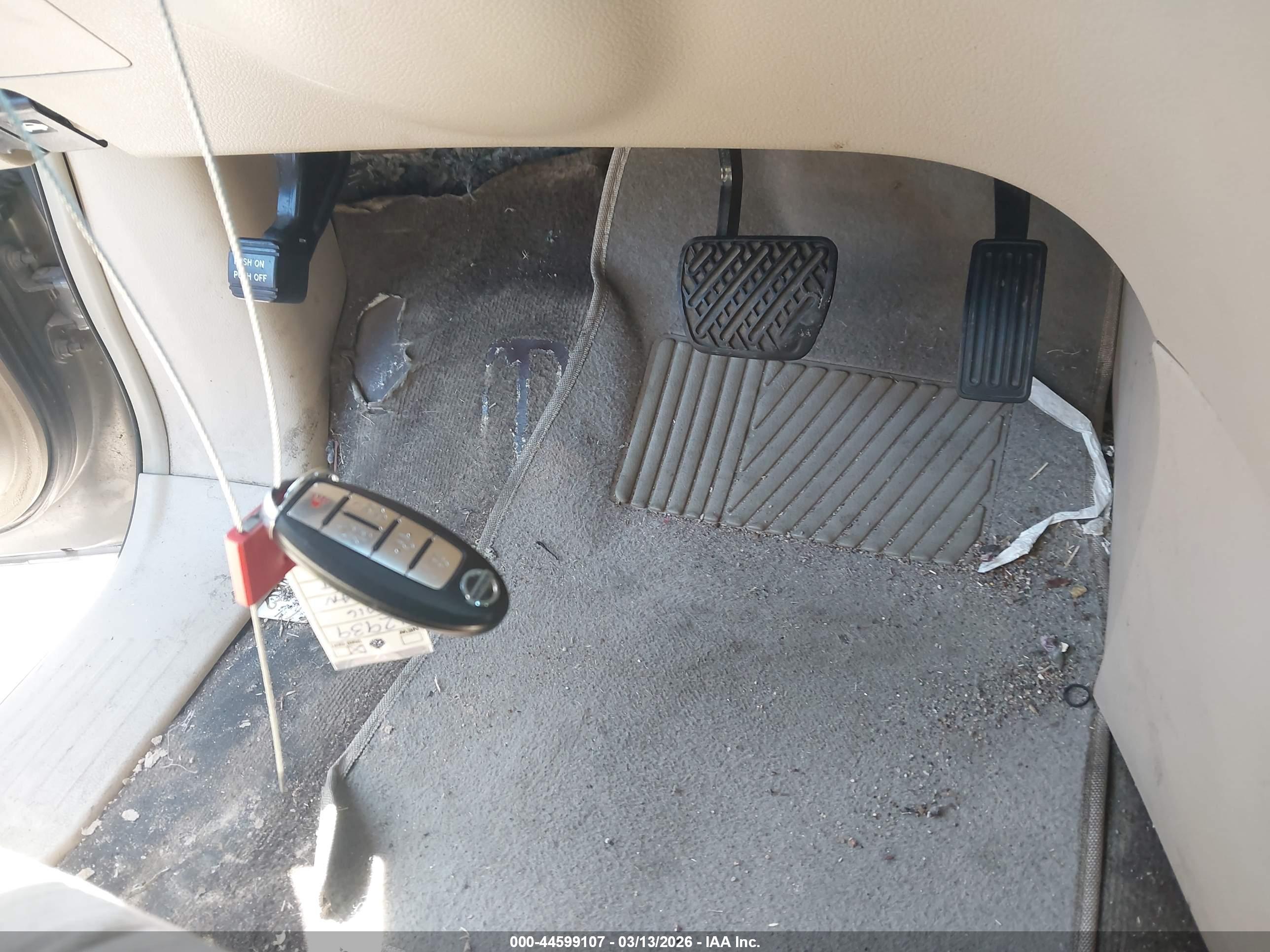 NISSAN QUEST image 11