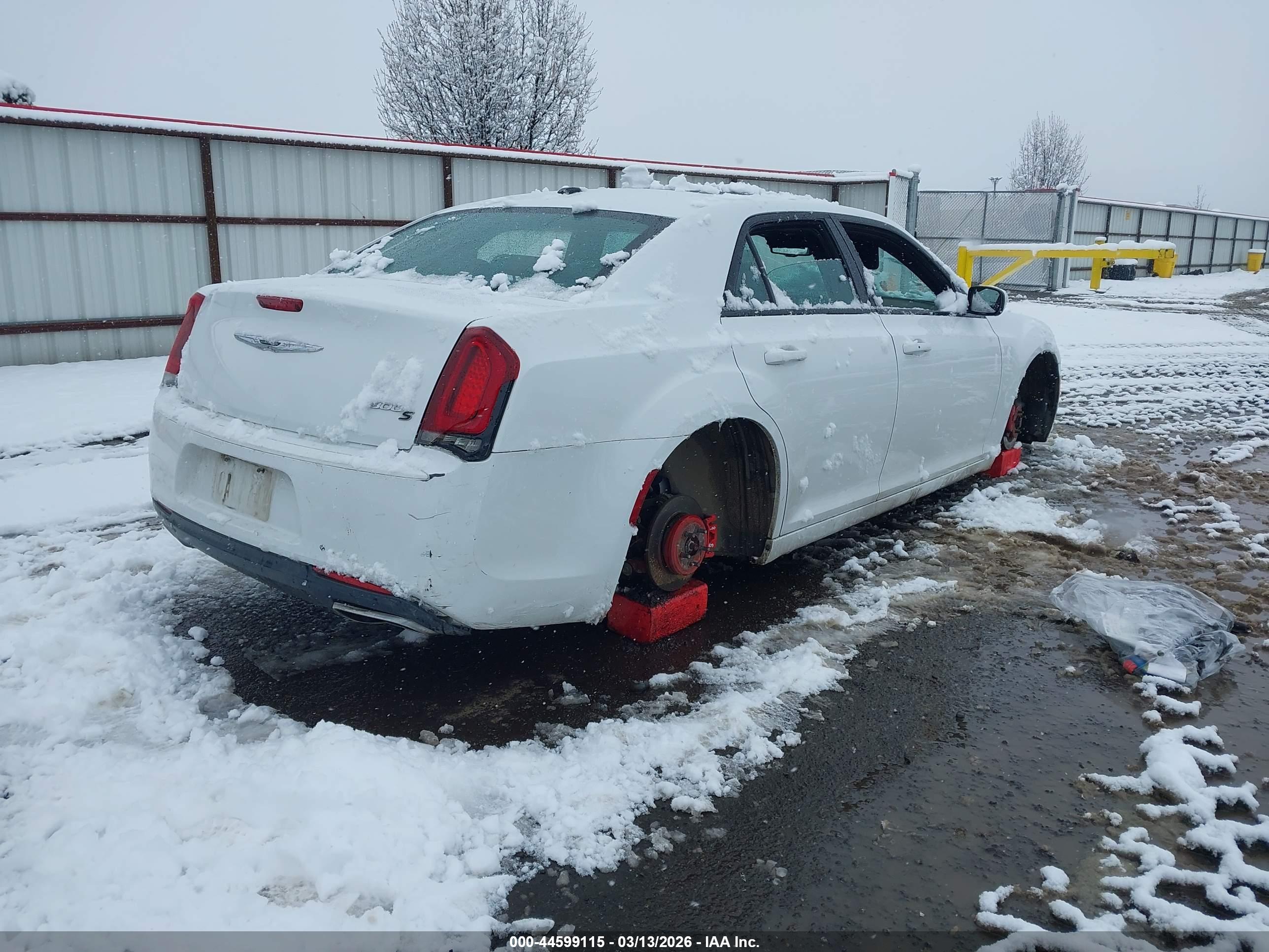 CHRYSLER 300 image 4