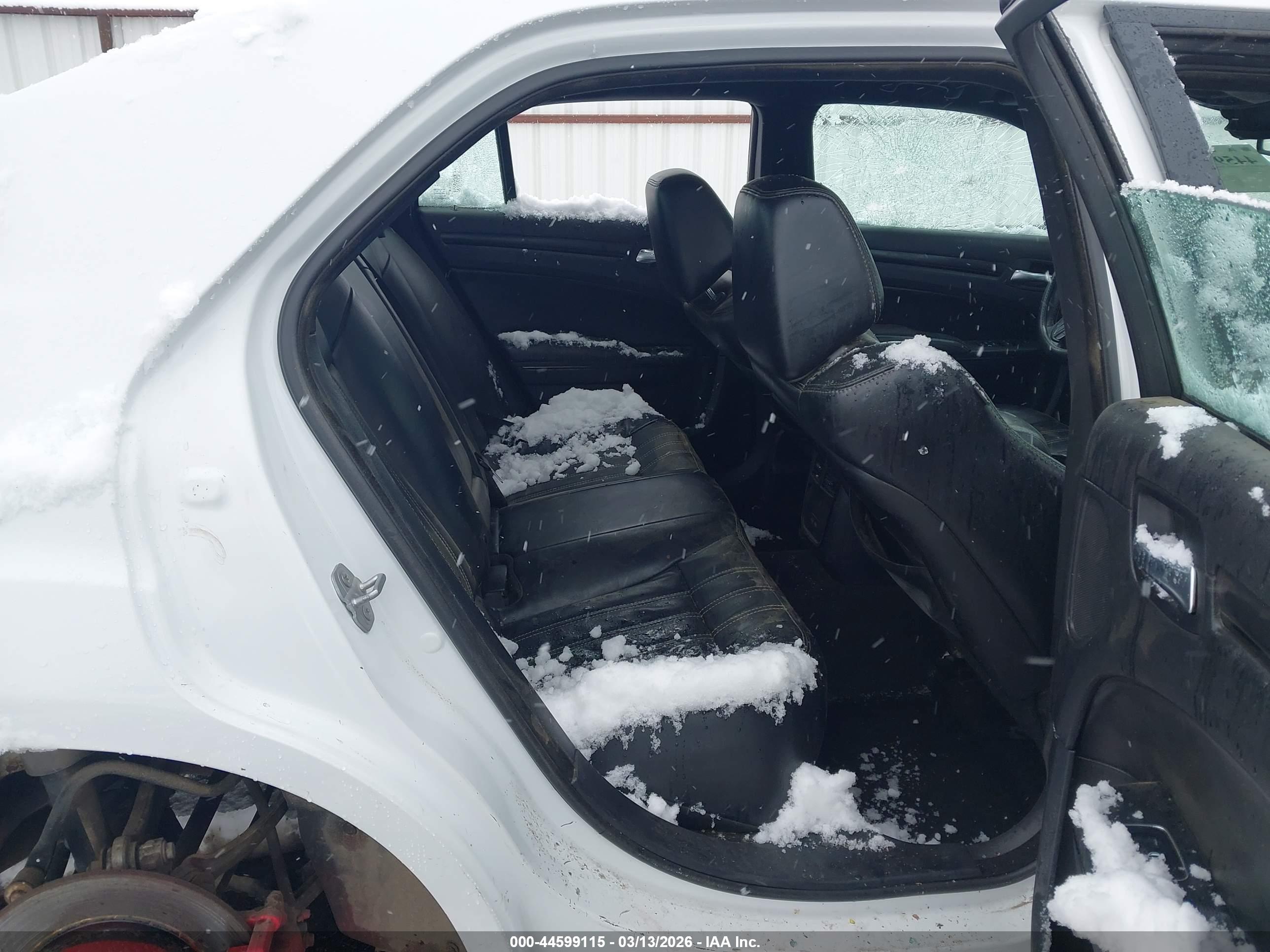 CHRYSLER 300 image 8