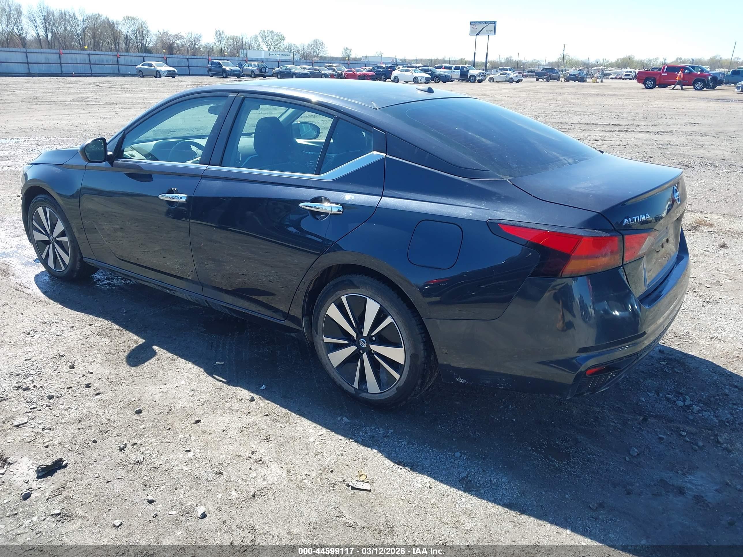 NISSAN ALTIMA image 3