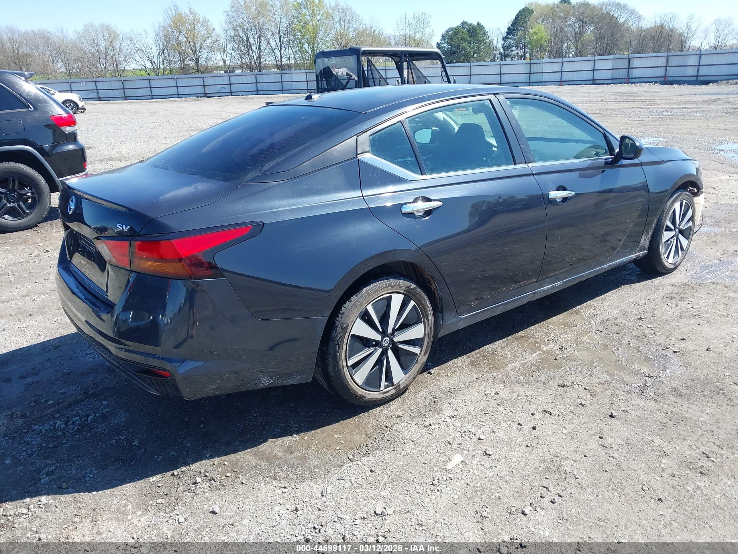NISSAN ALTIMA image 4