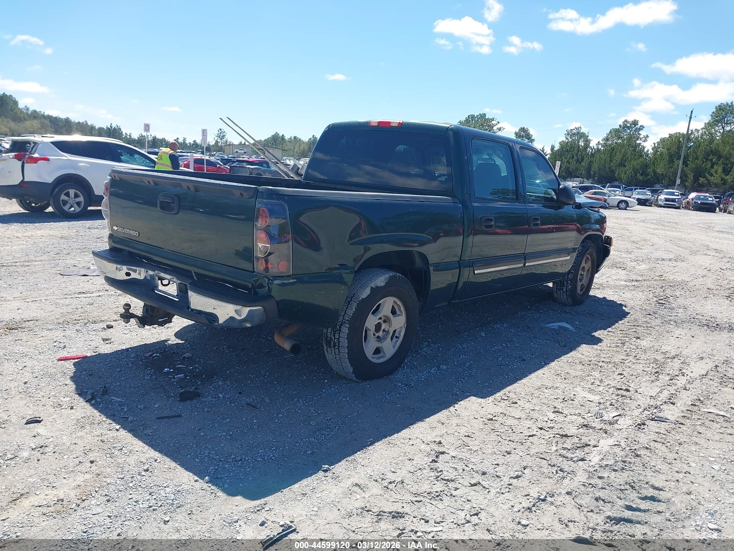 CHEVROLET SILVERADO image 4