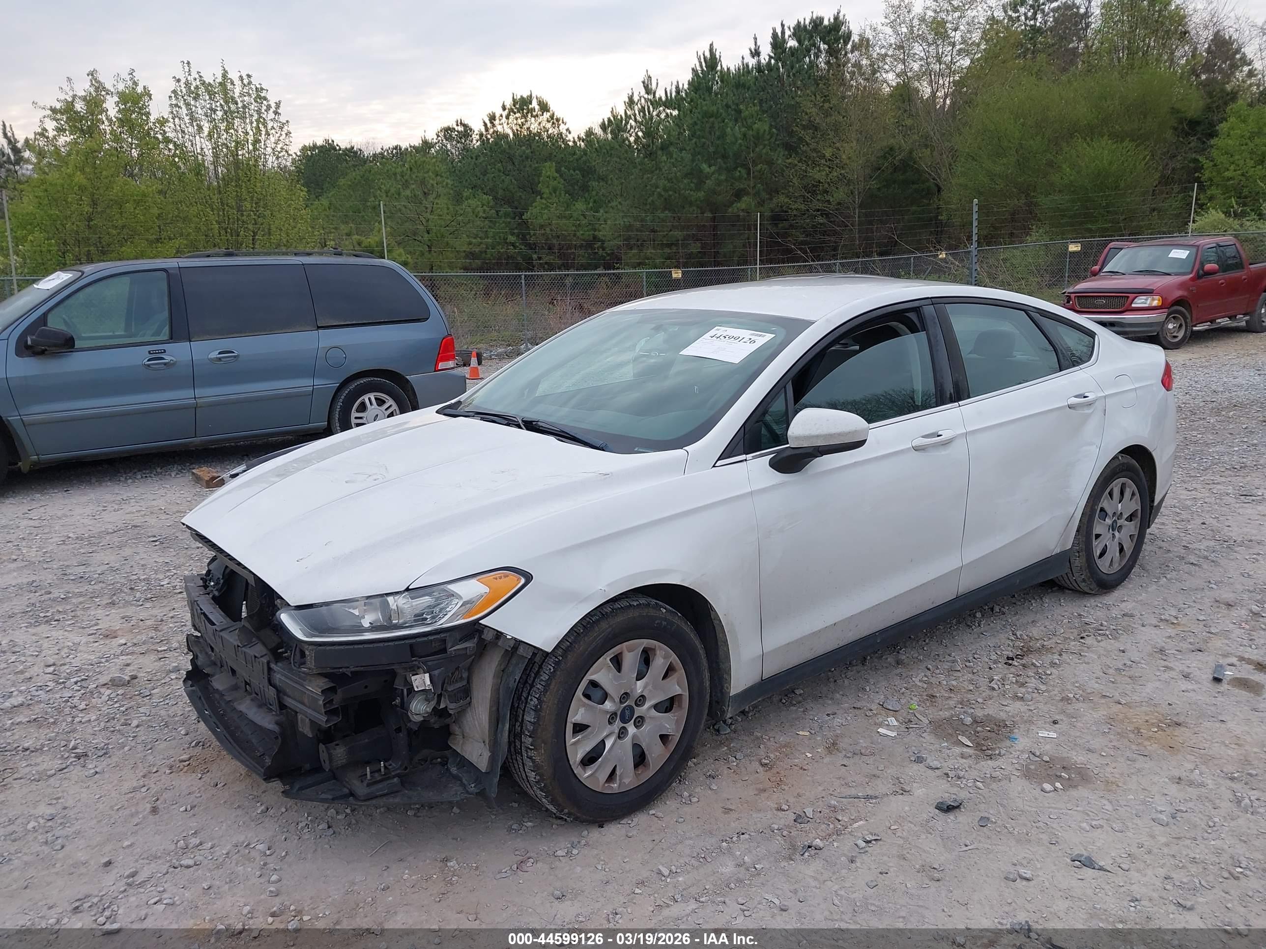 FORD FUSION image 2