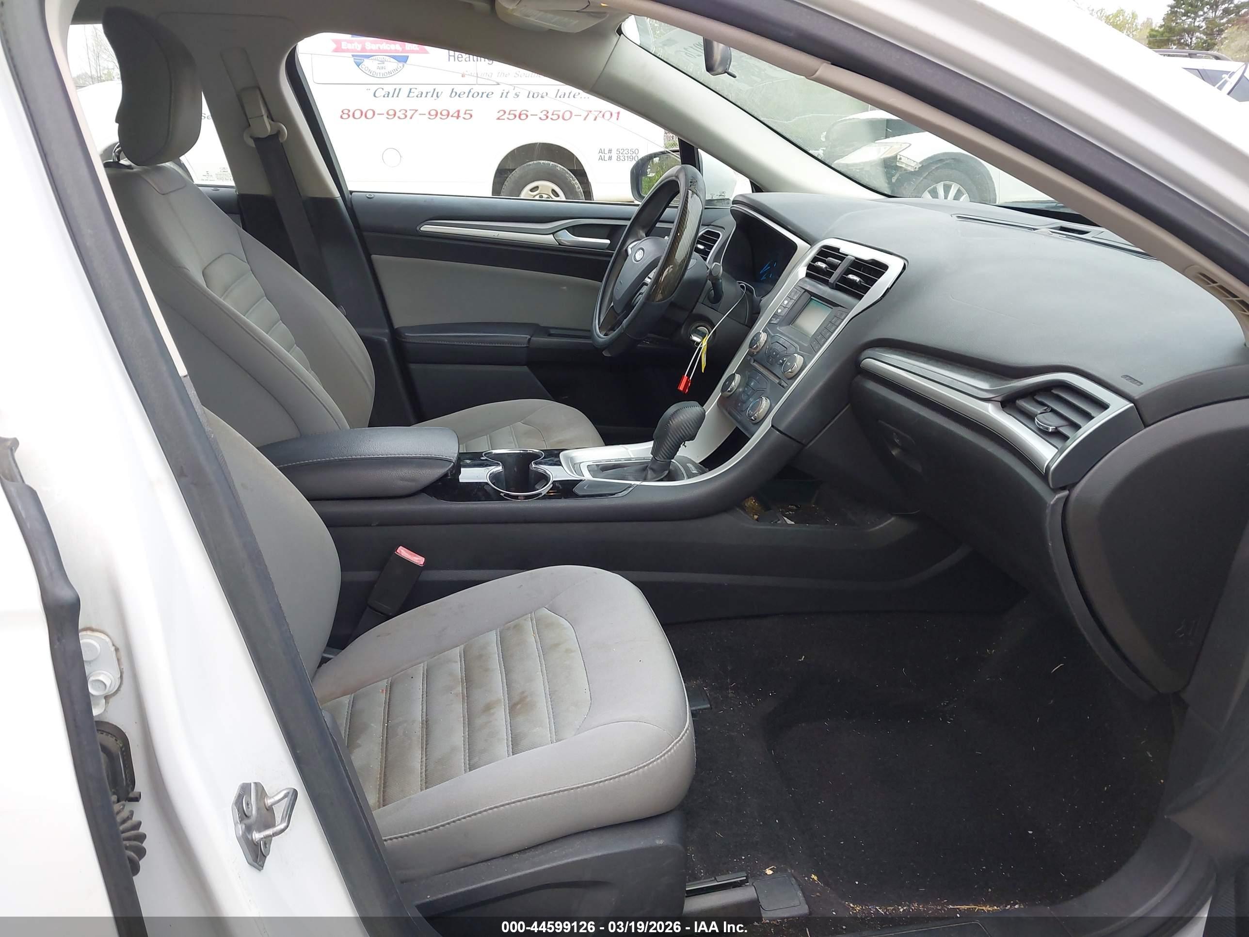FORD FUSION image 5