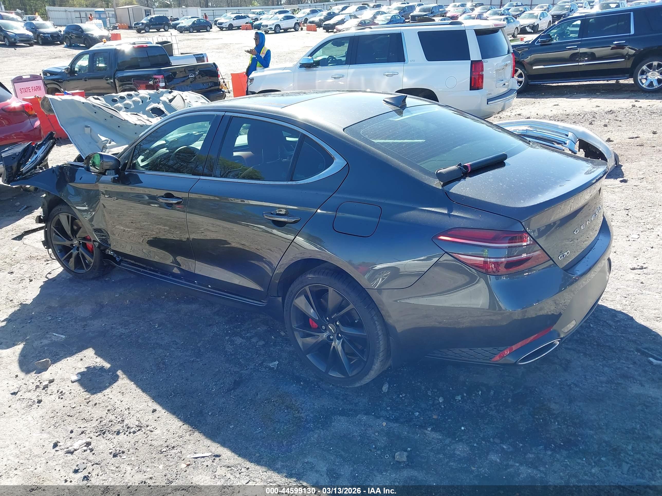 GENESIS G70 image 3